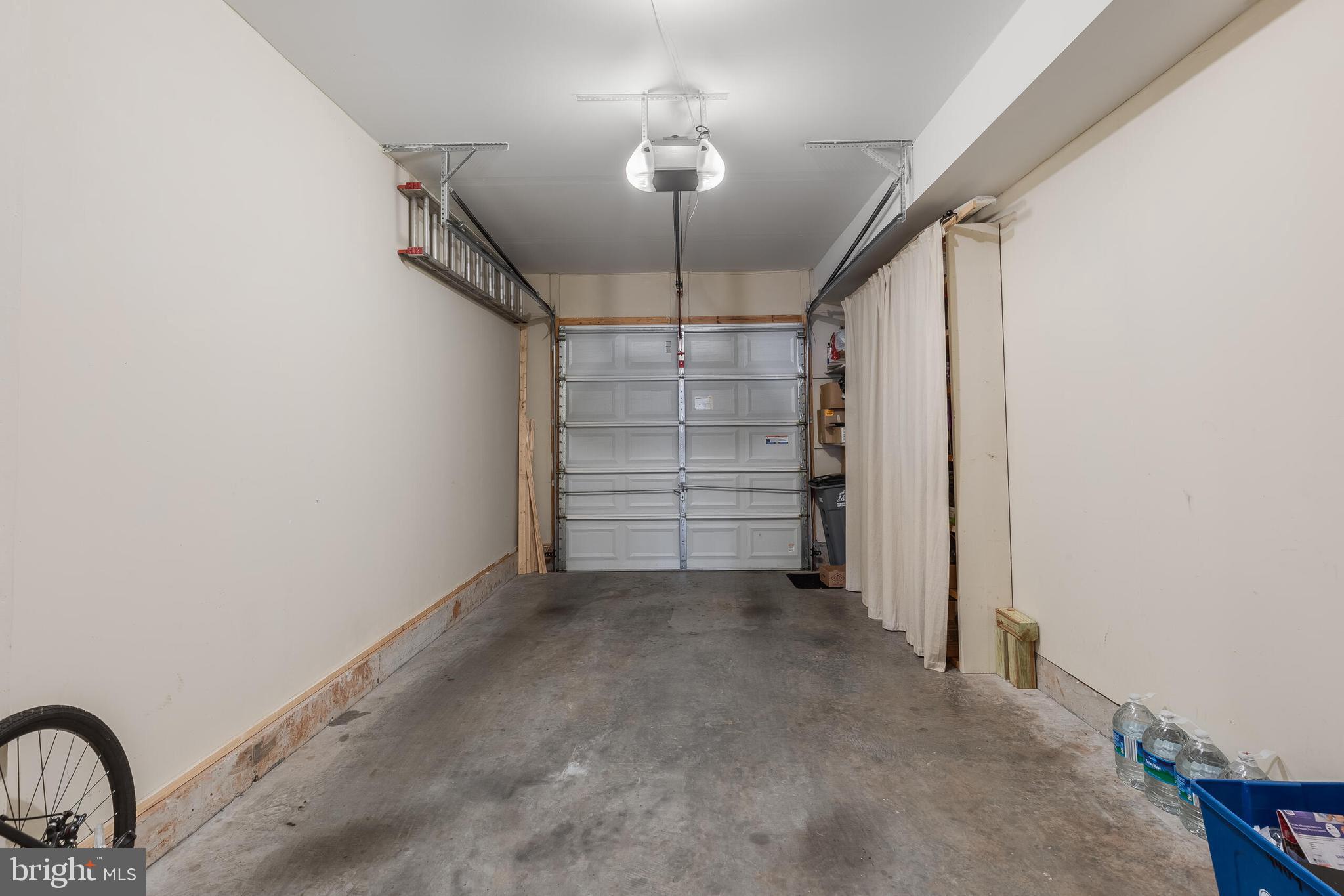 LEE SQUARE - Residential