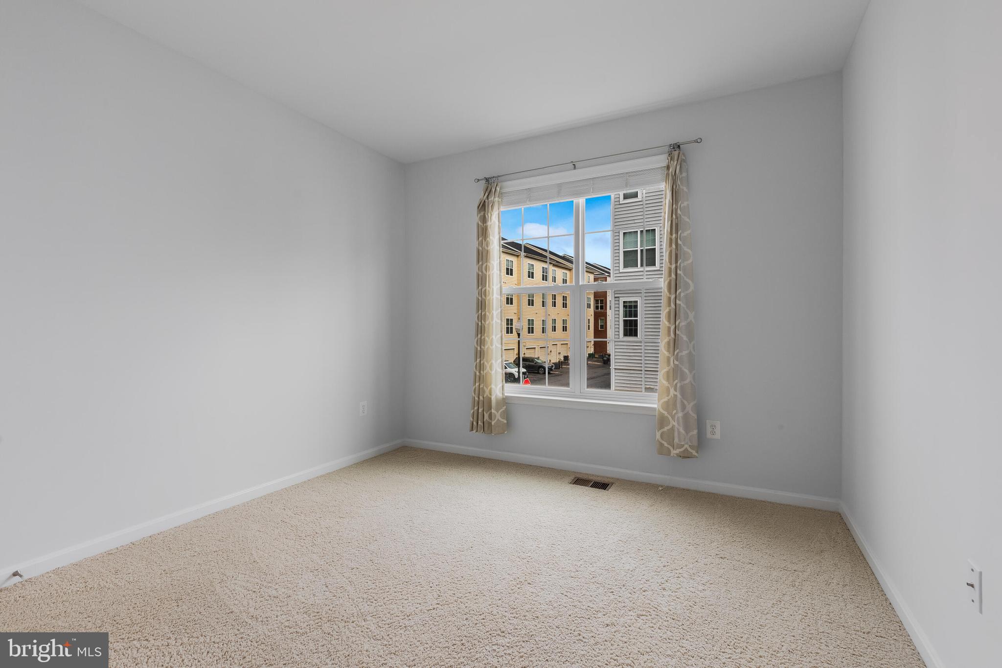 LEE SQUARE - Residential