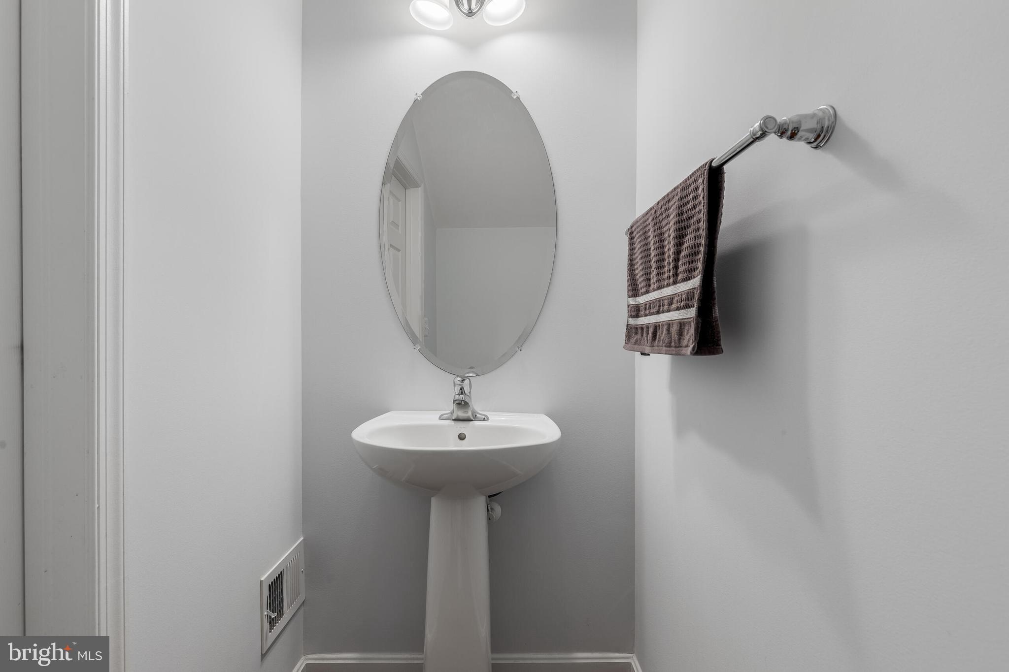 LEE SQUARE - Residential