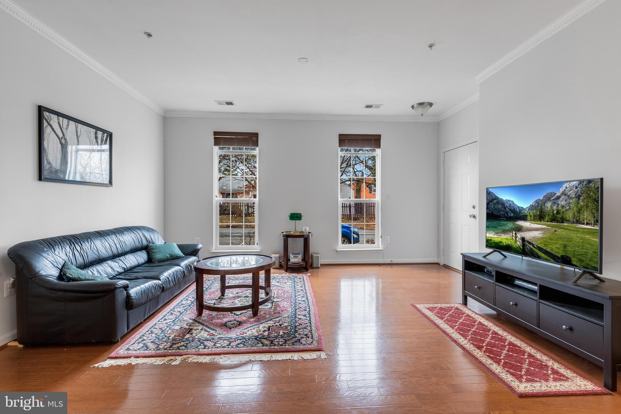 LEE SQUARE - Residential