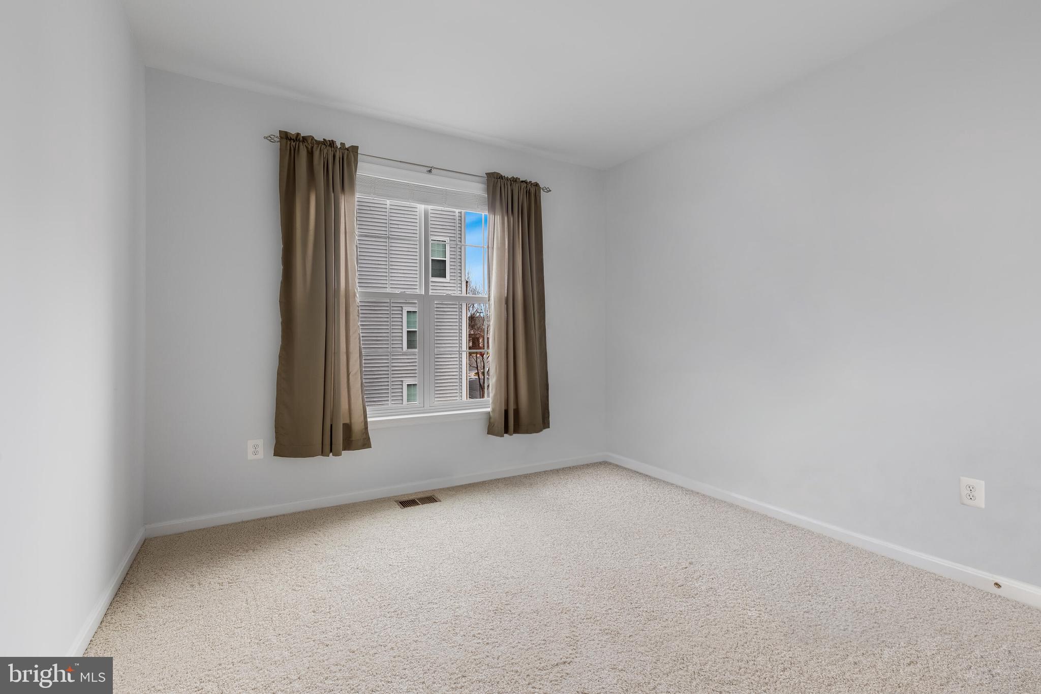 LEE SQUARE - Residential