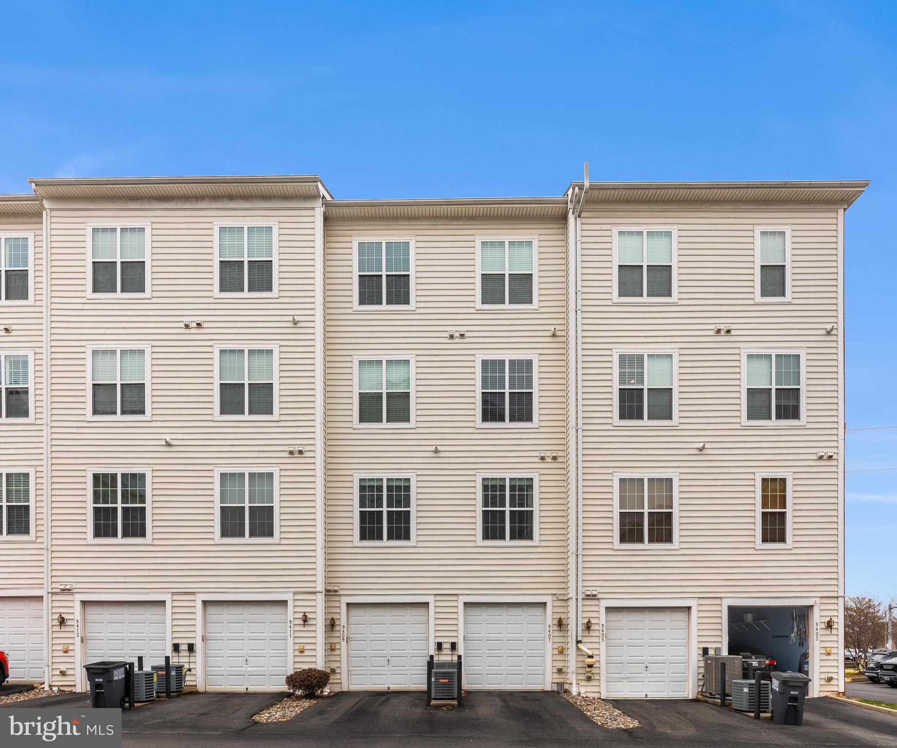 LEE SQUARE - Residential