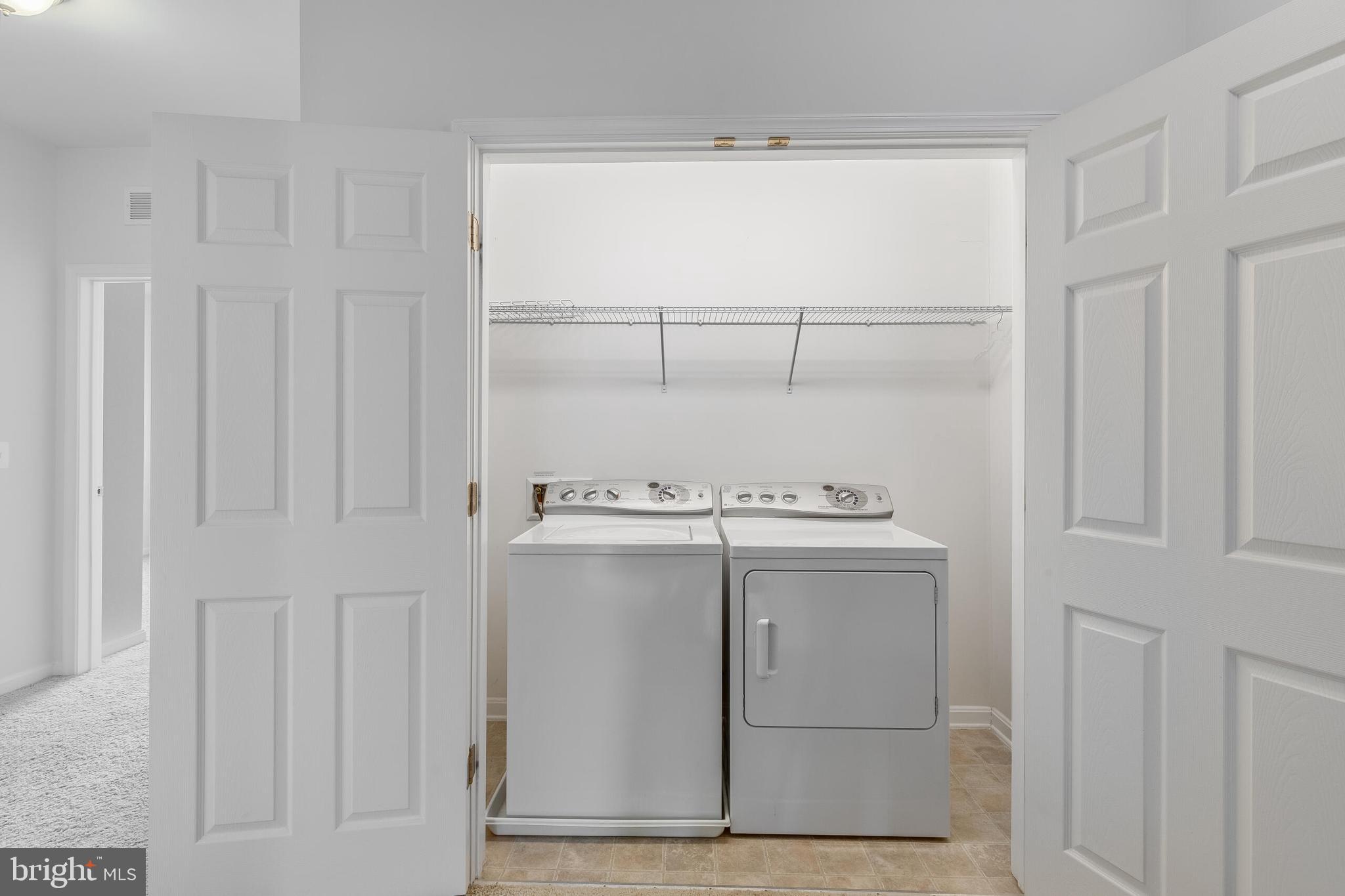 LEE SQUARE - Residential