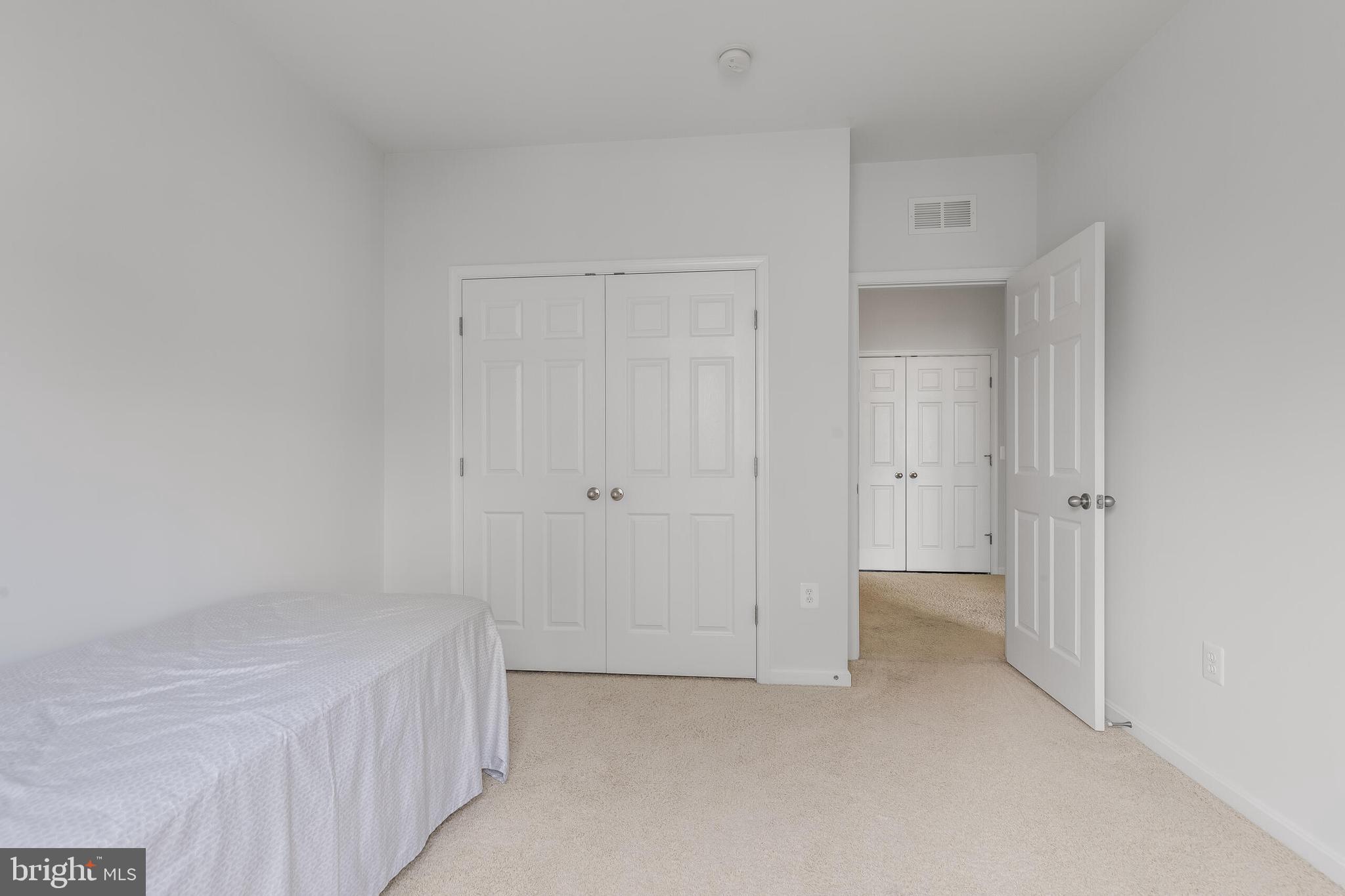 LEE SQUARE - Residential