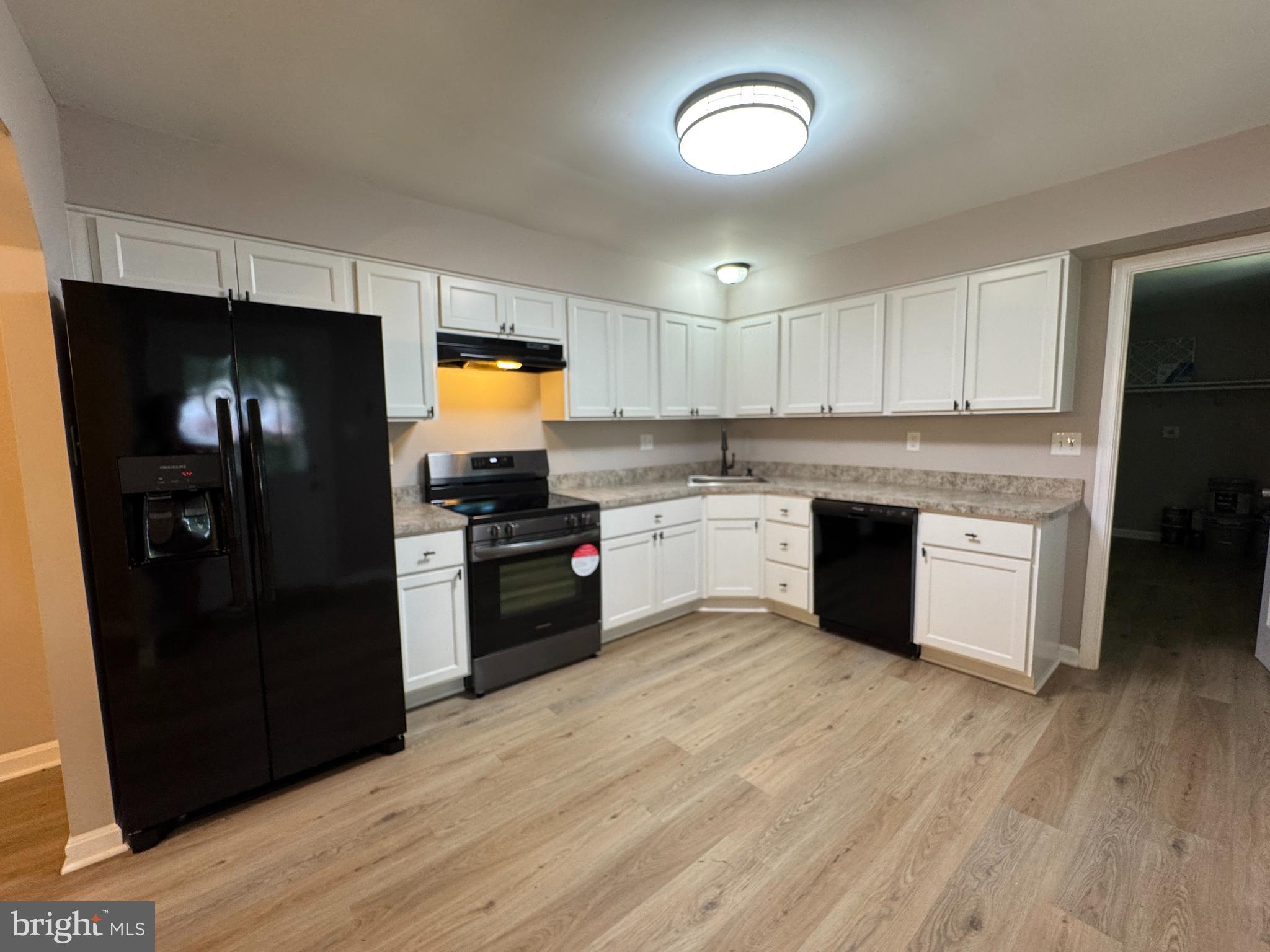 GOLDEN BEACH - Residential Lease