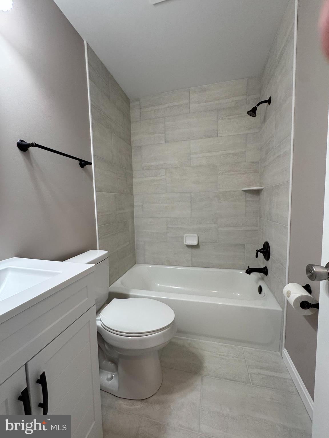 GOLDEN BEACH - Residential Lease