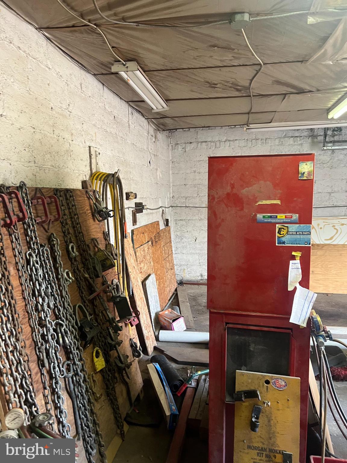 ELMWOOD PARK - Residential