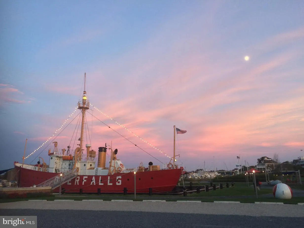 Lewes, Delaware 19958, United States, 5 Bedrooms Bedrooms, ,4 BathroomsBathrooms,Residential,Pending,4948