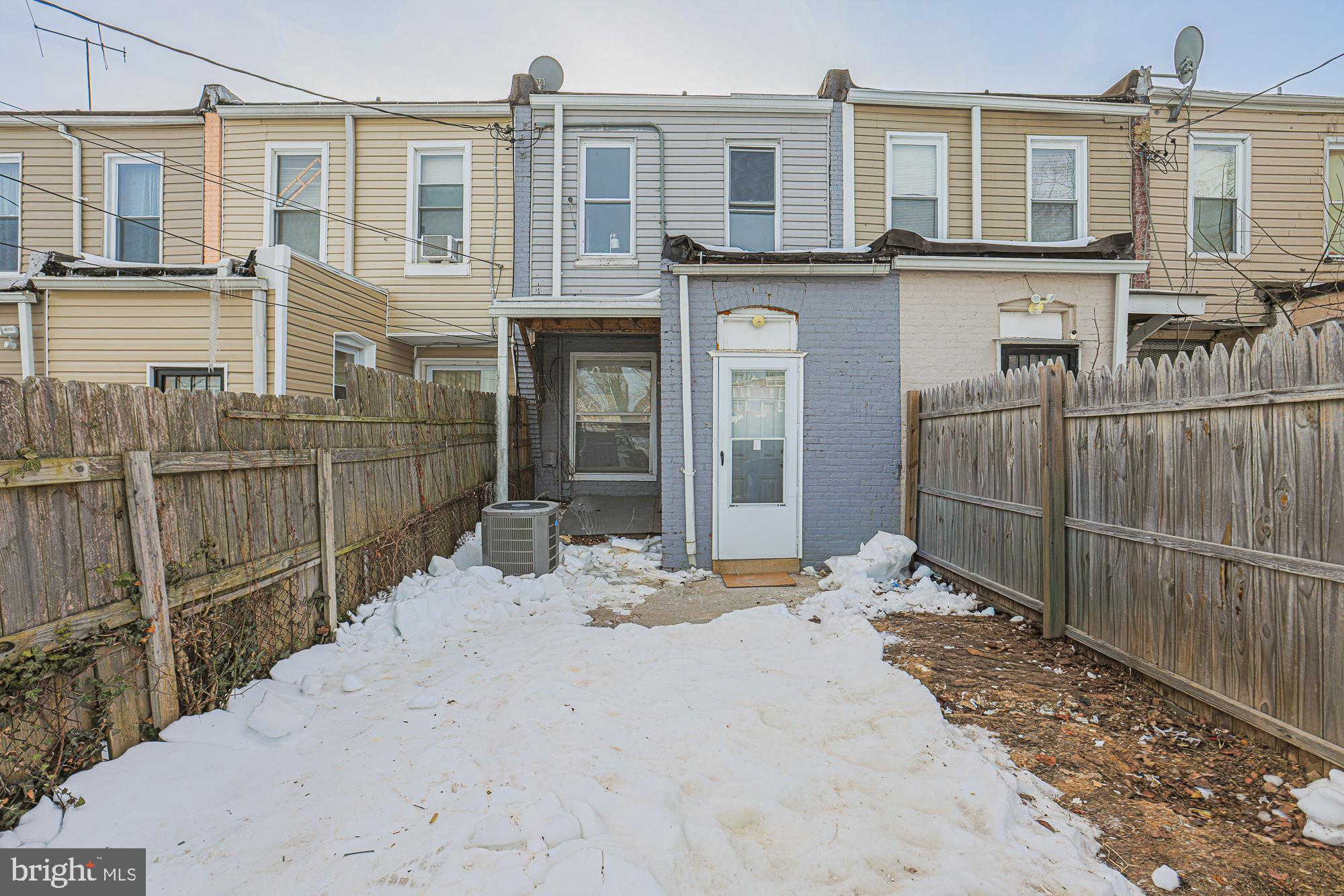 MONTEBELLO - Residential