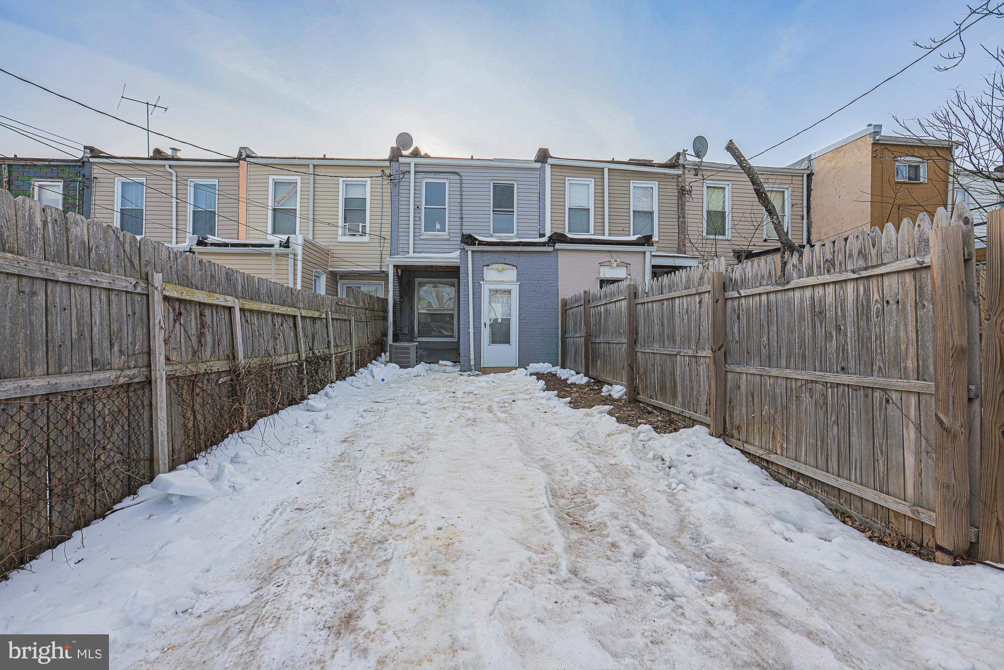 MONTEBELLO - Residential