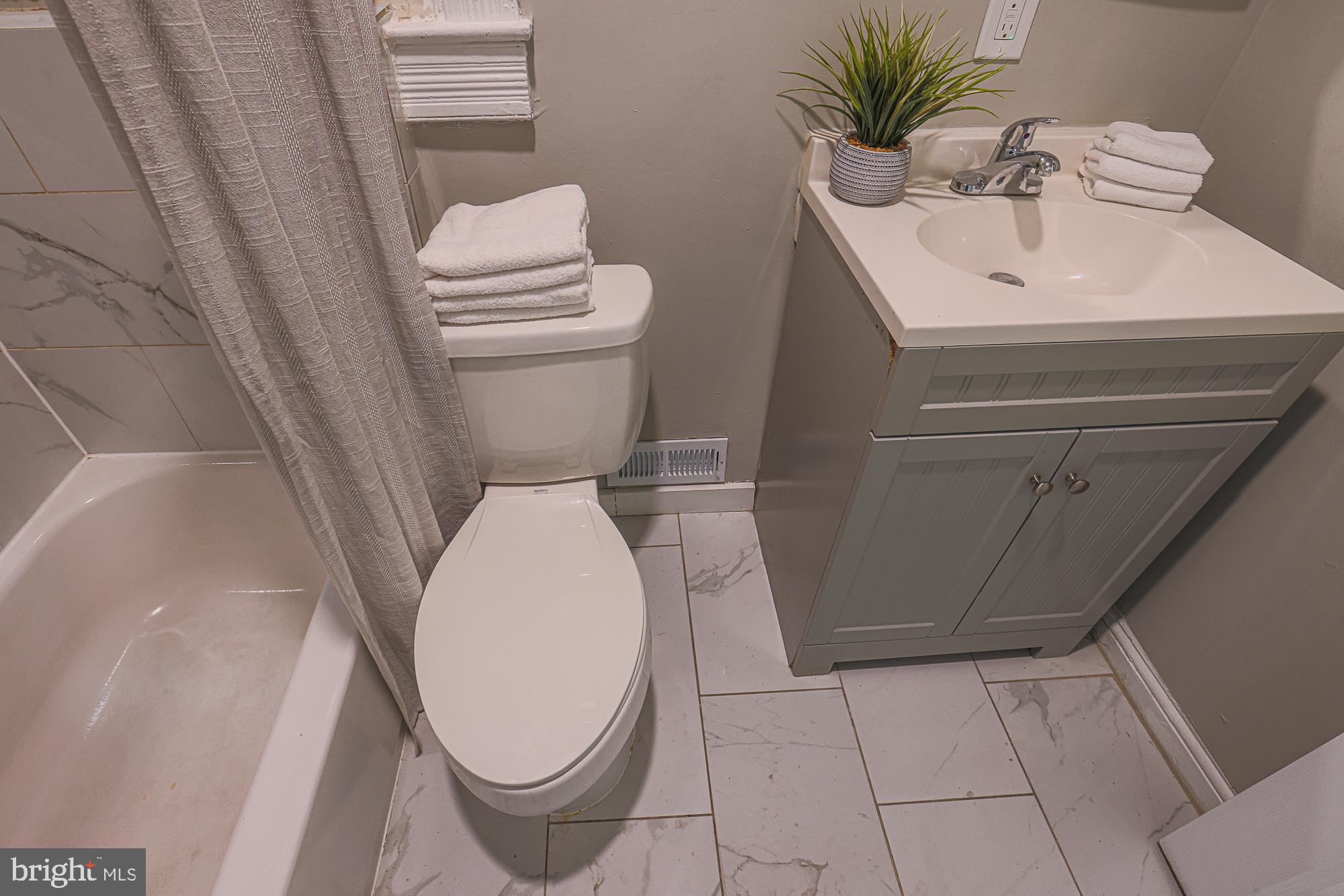 MONTEBELLO - Residential