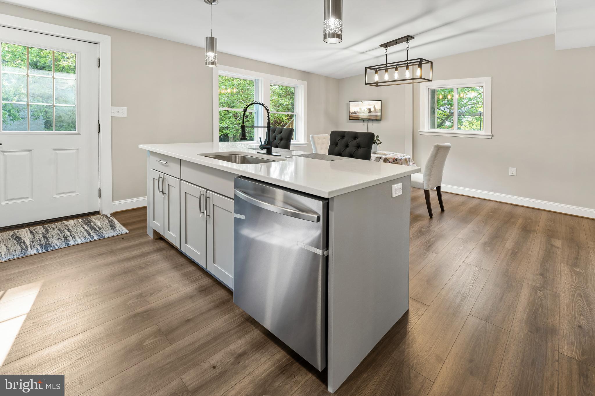 HYATTSVILLE - Residential