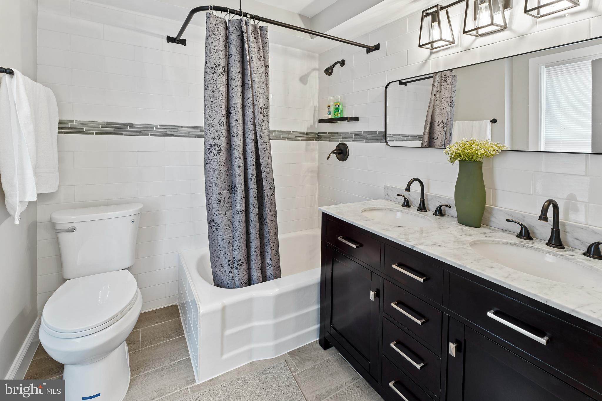 HYATTSVILLE - Residential