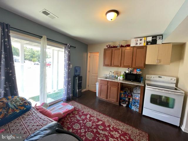 INWOOD VILLAGE - Residential