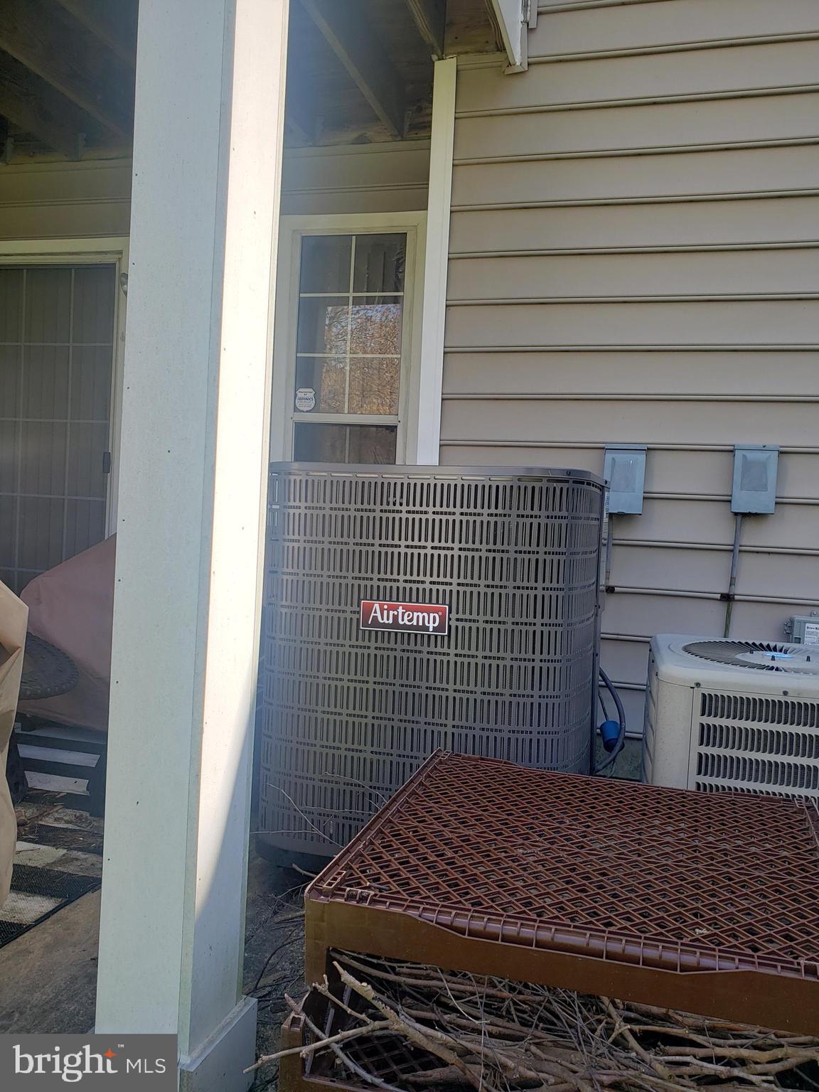 KINGS COUNCIL CONDO - Residential