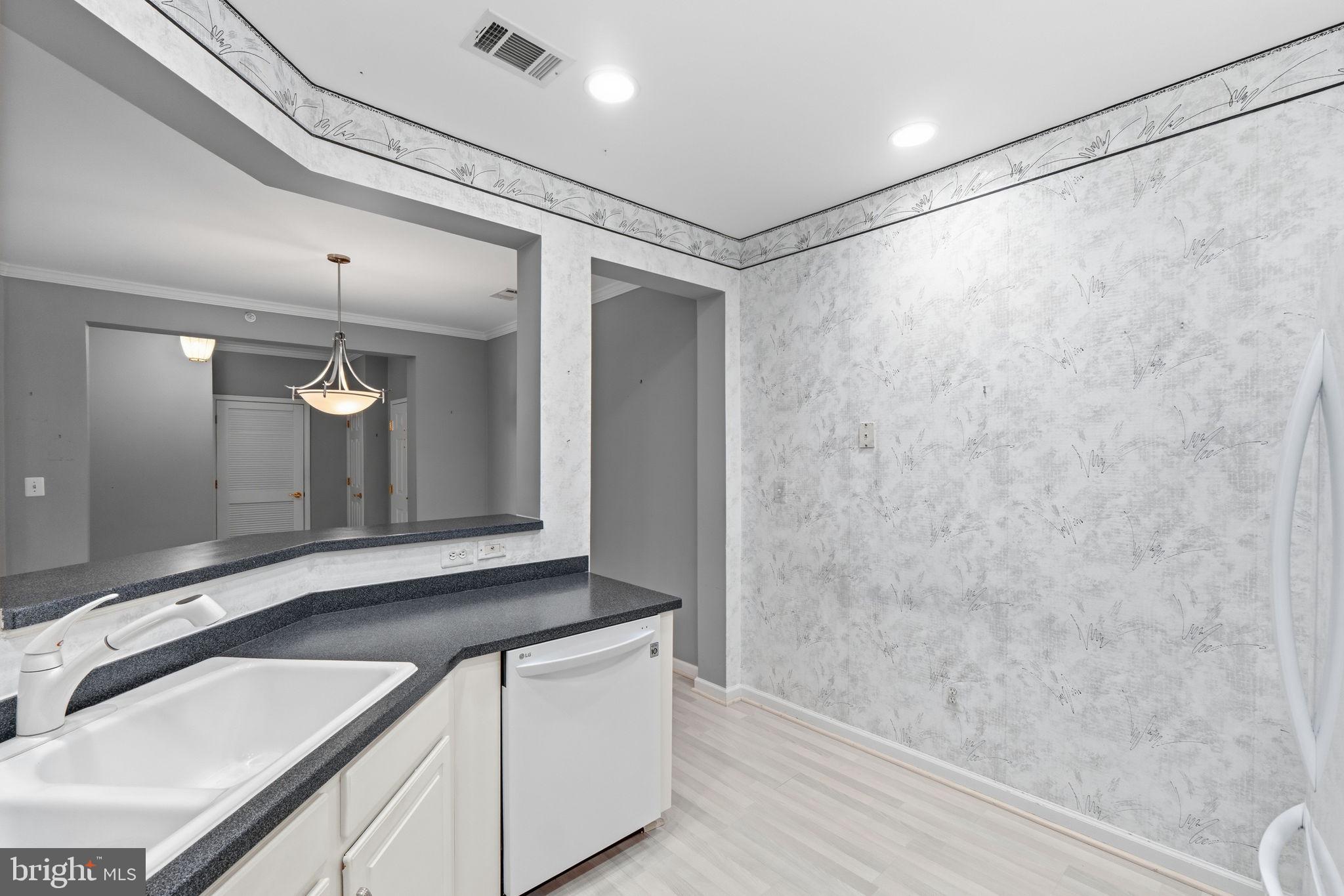 LAKELAND RIDGE - Residential