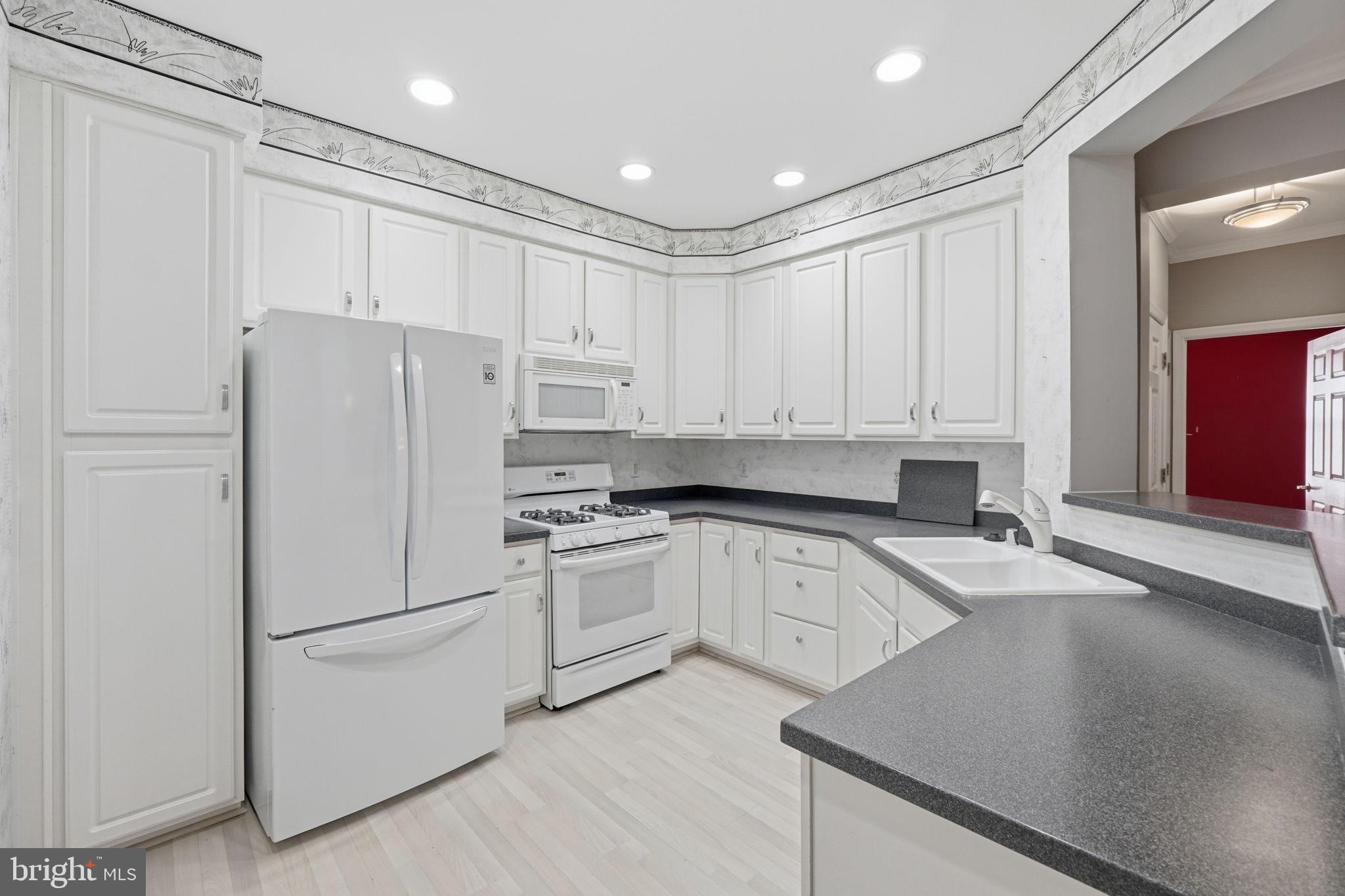 LAKELAND RIDGE - Residential