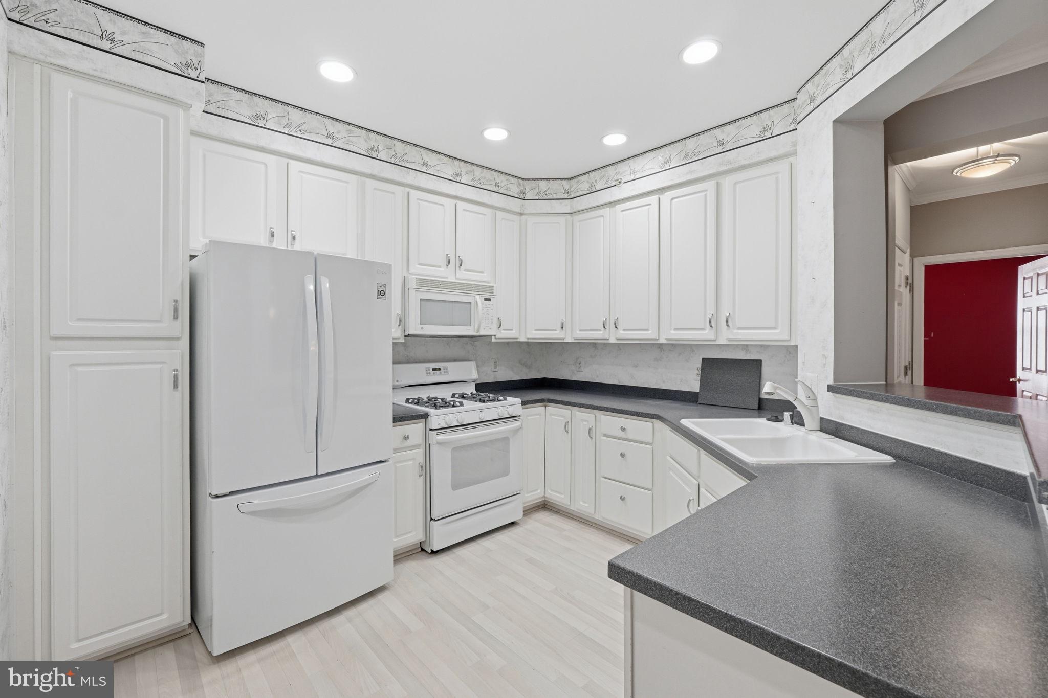 LAKELAND RIDGE - Residential