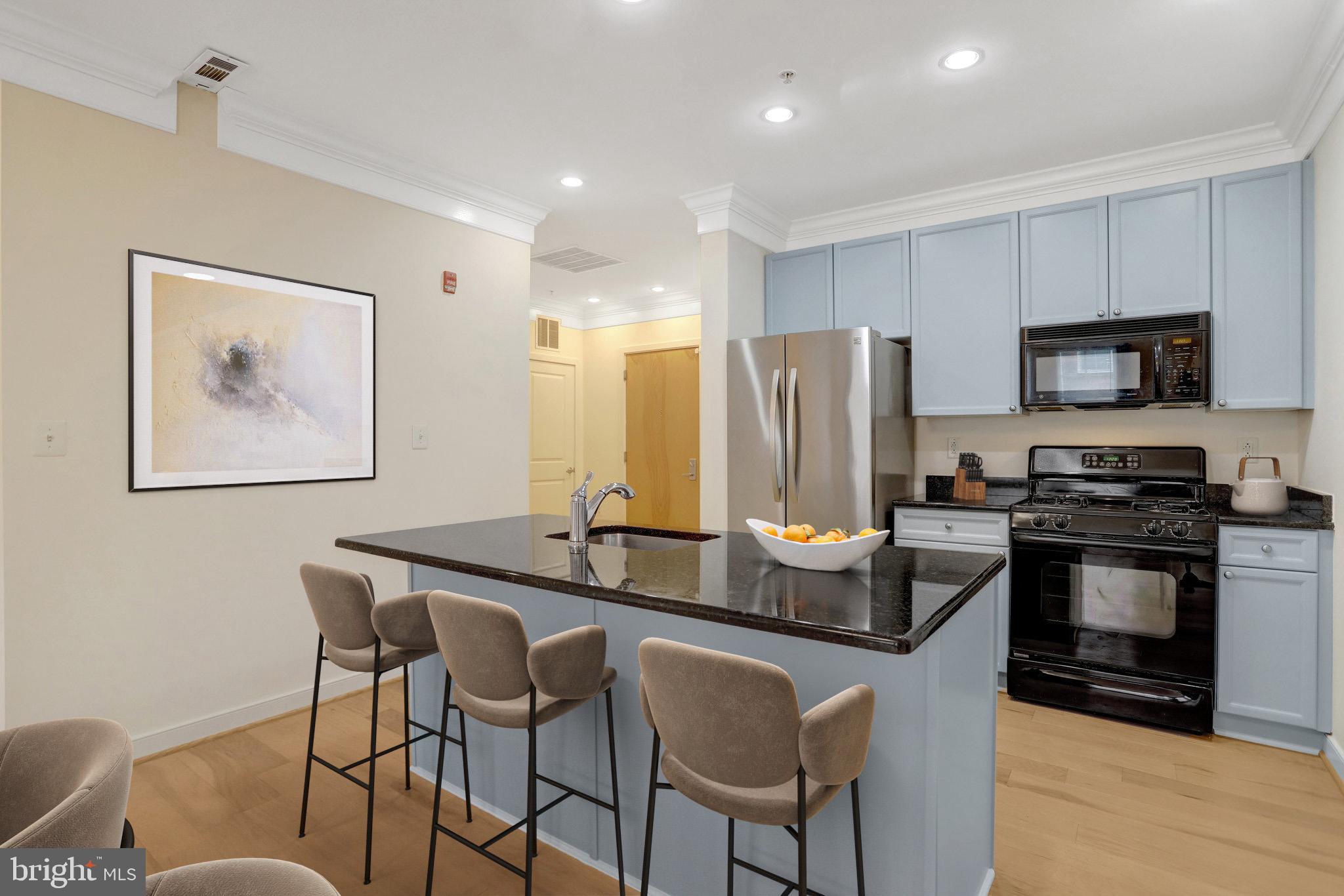 181 E REED AVENUE 204