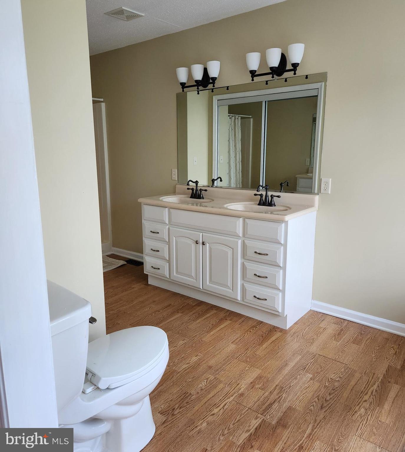 CHESTNUT GROVE - Residential