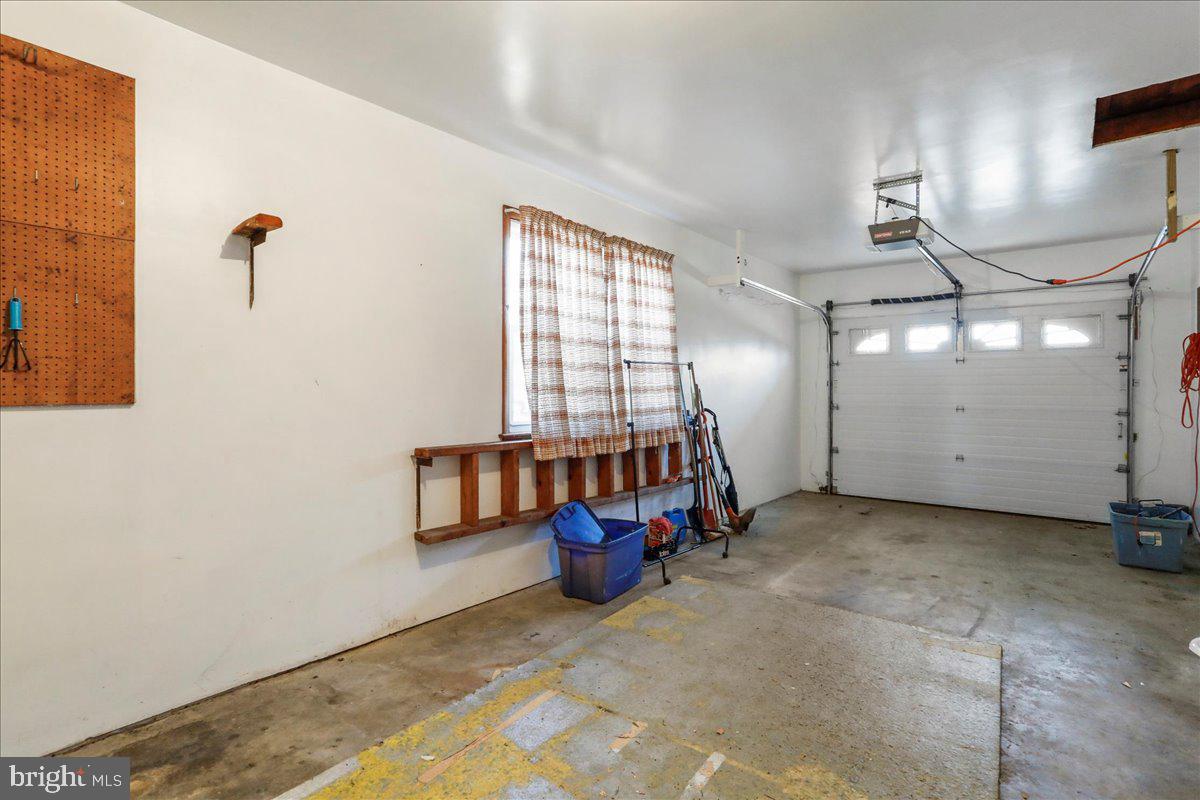 HOLIDAY ACRES - Residential