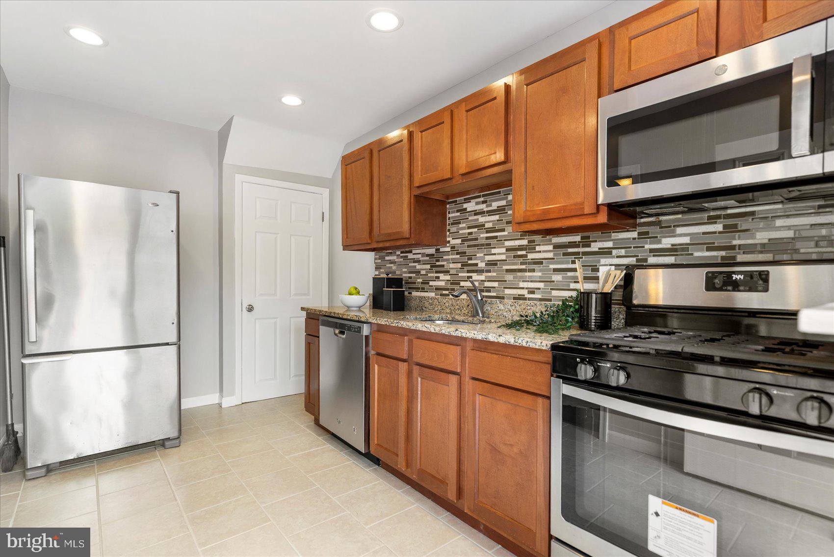 COUNTRY RIDGE - Residential