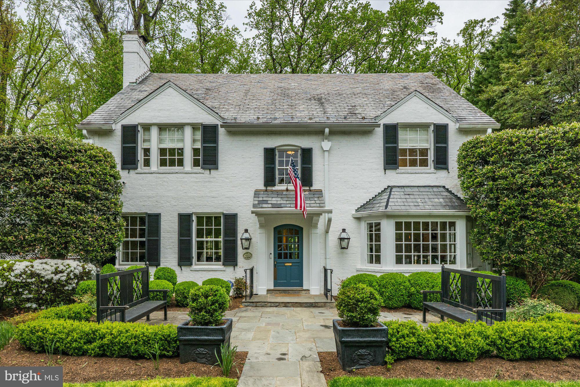 4923 HILLBROOK LANE NW