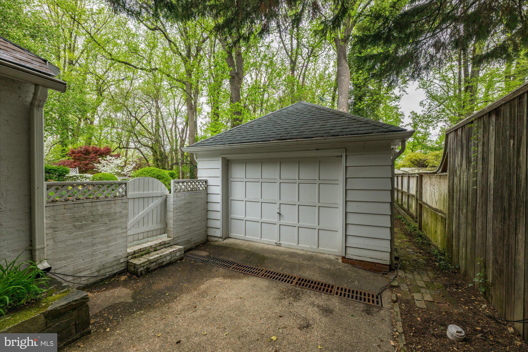 SPRING VALLEY - Residential