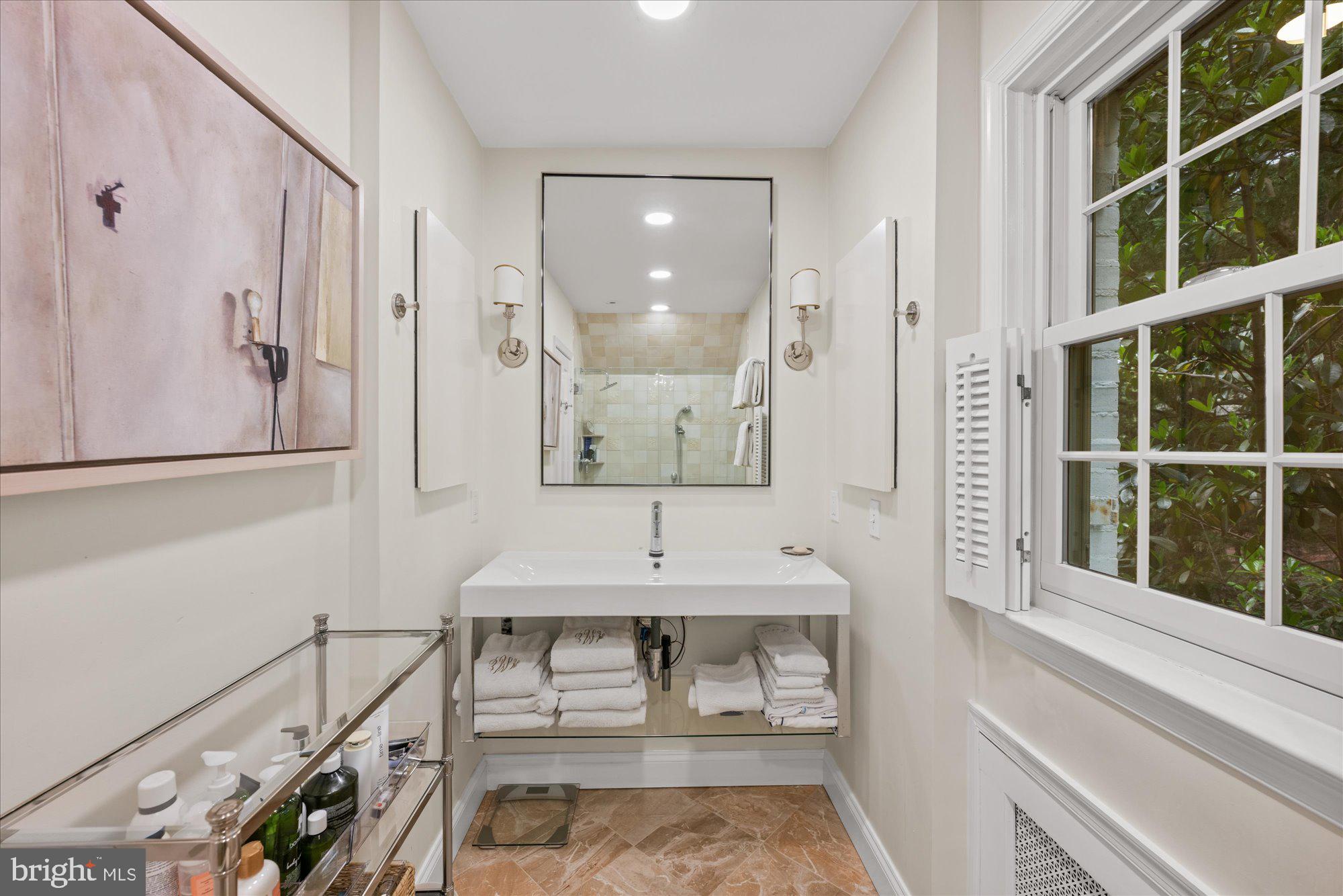 SPRING VALLEY - Residential