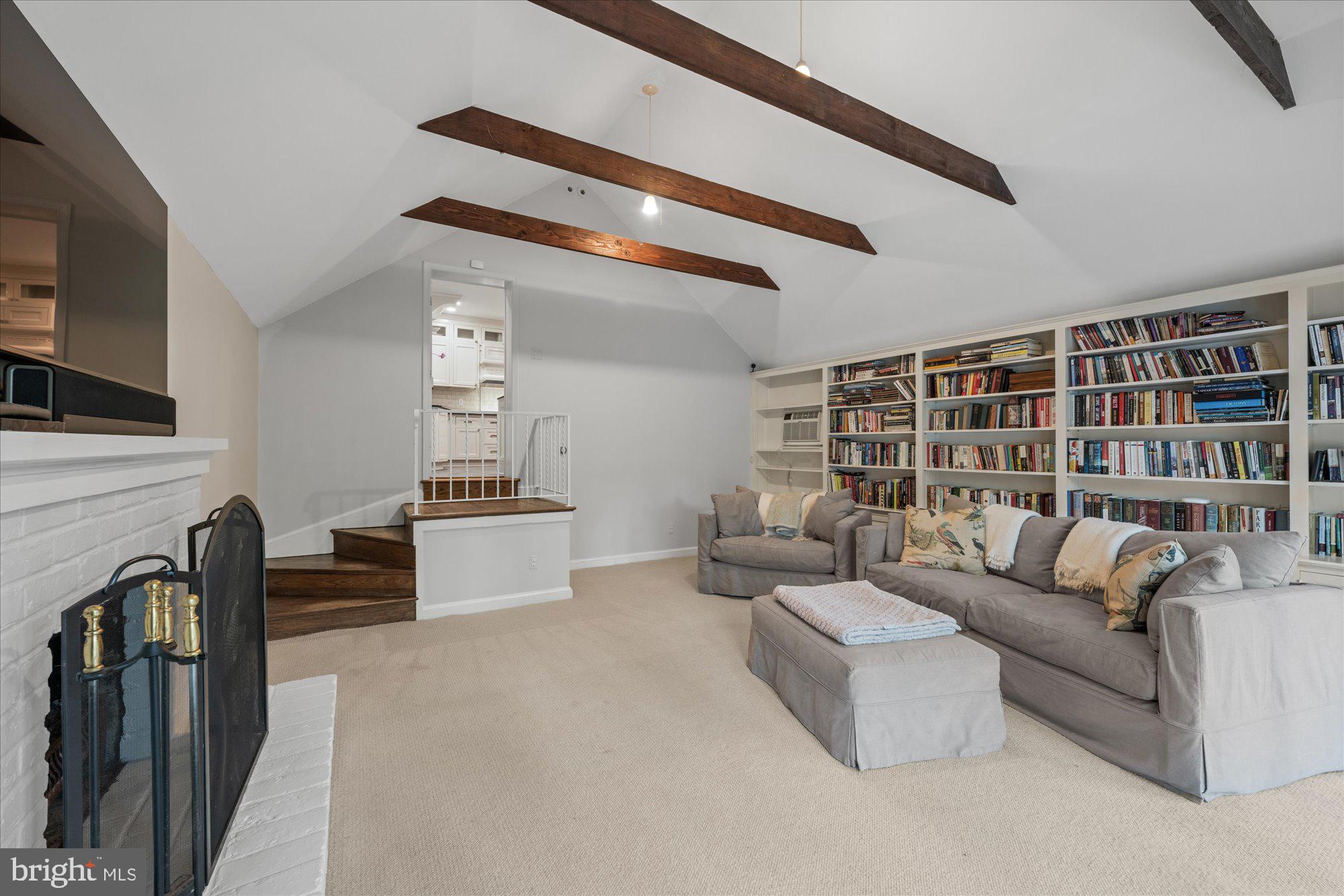 SPRING VALLEY - Residential