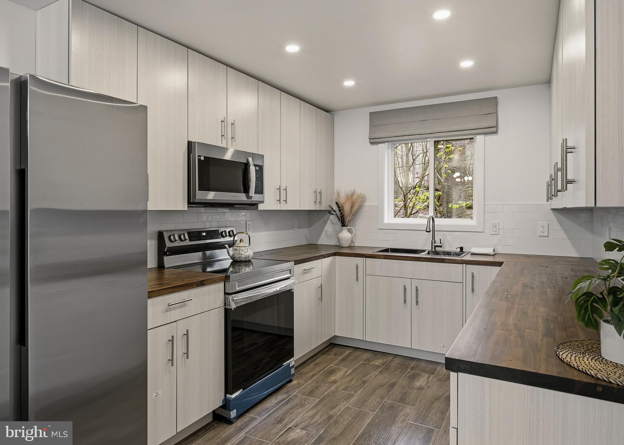 POCONO COUNTRY PLACE - Residential