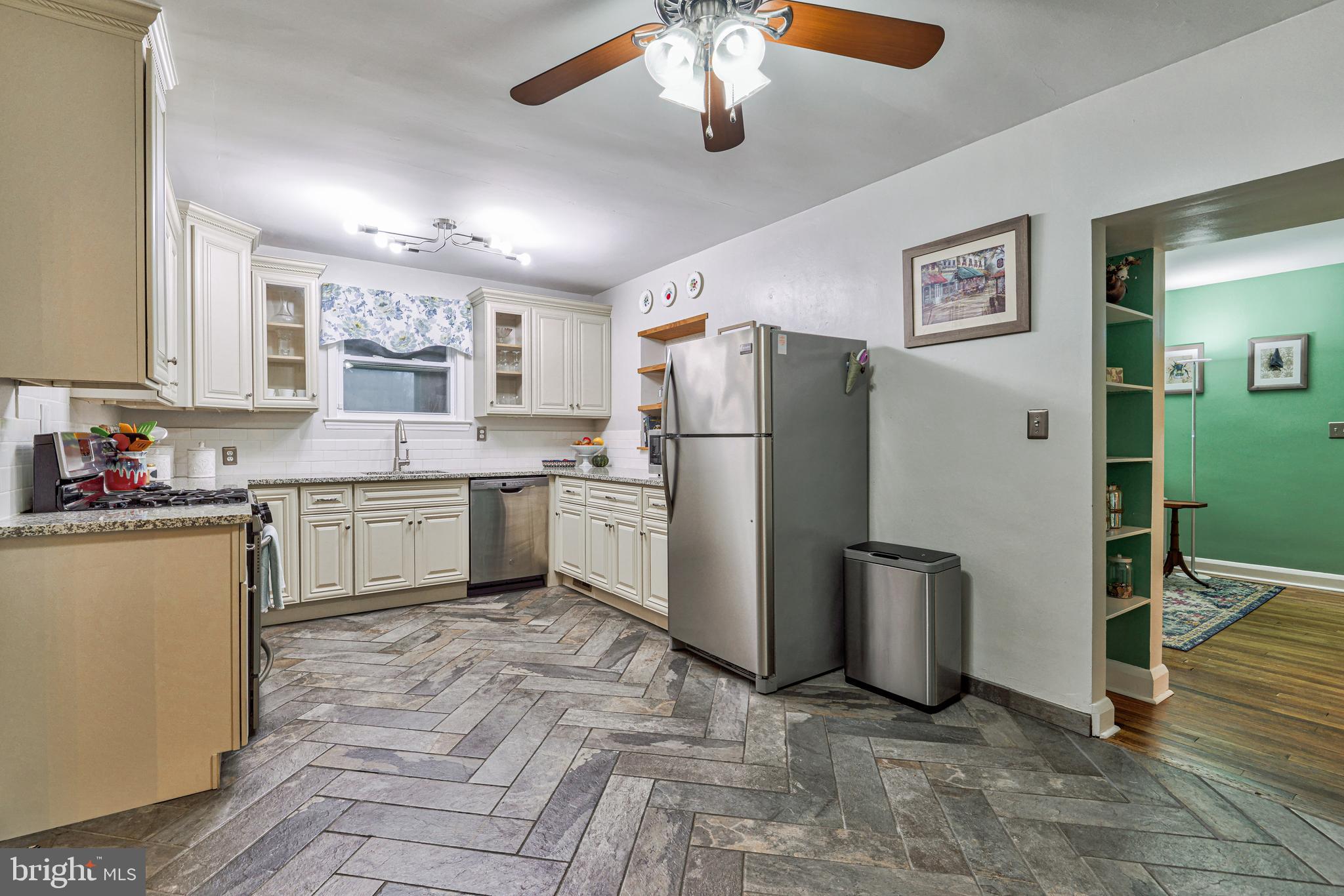 MOUNT WASHINGTON - Residential