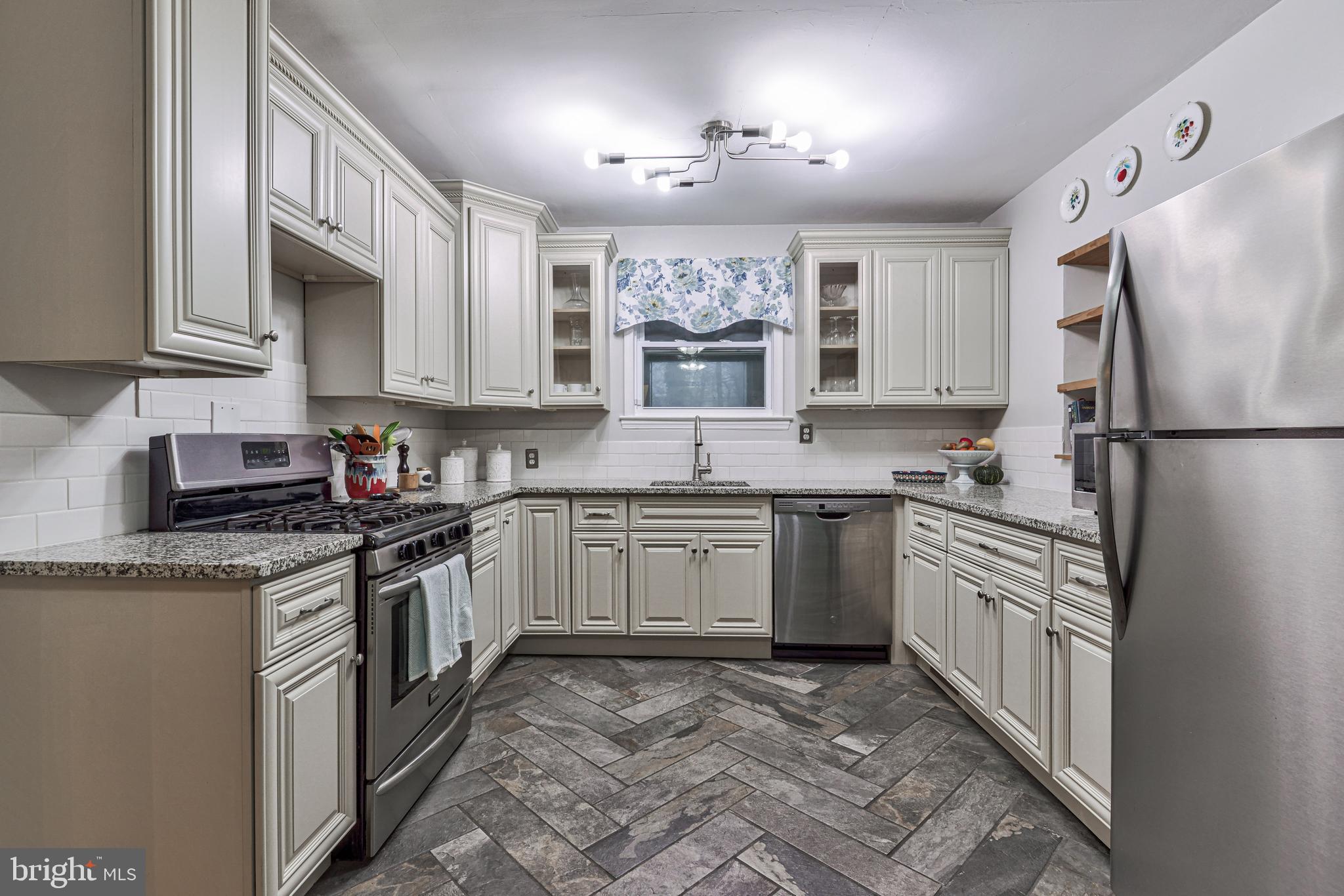 MOUNT WASHINGTON - Residential