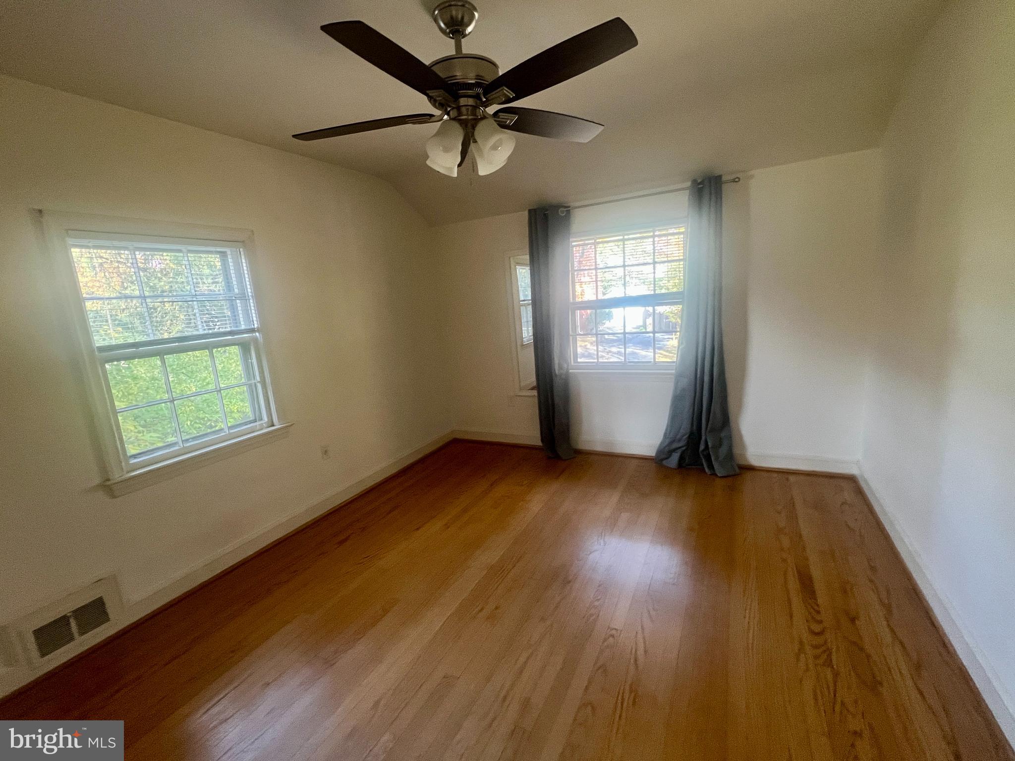 ARLINGTON HEIGHTS - Residential Lease