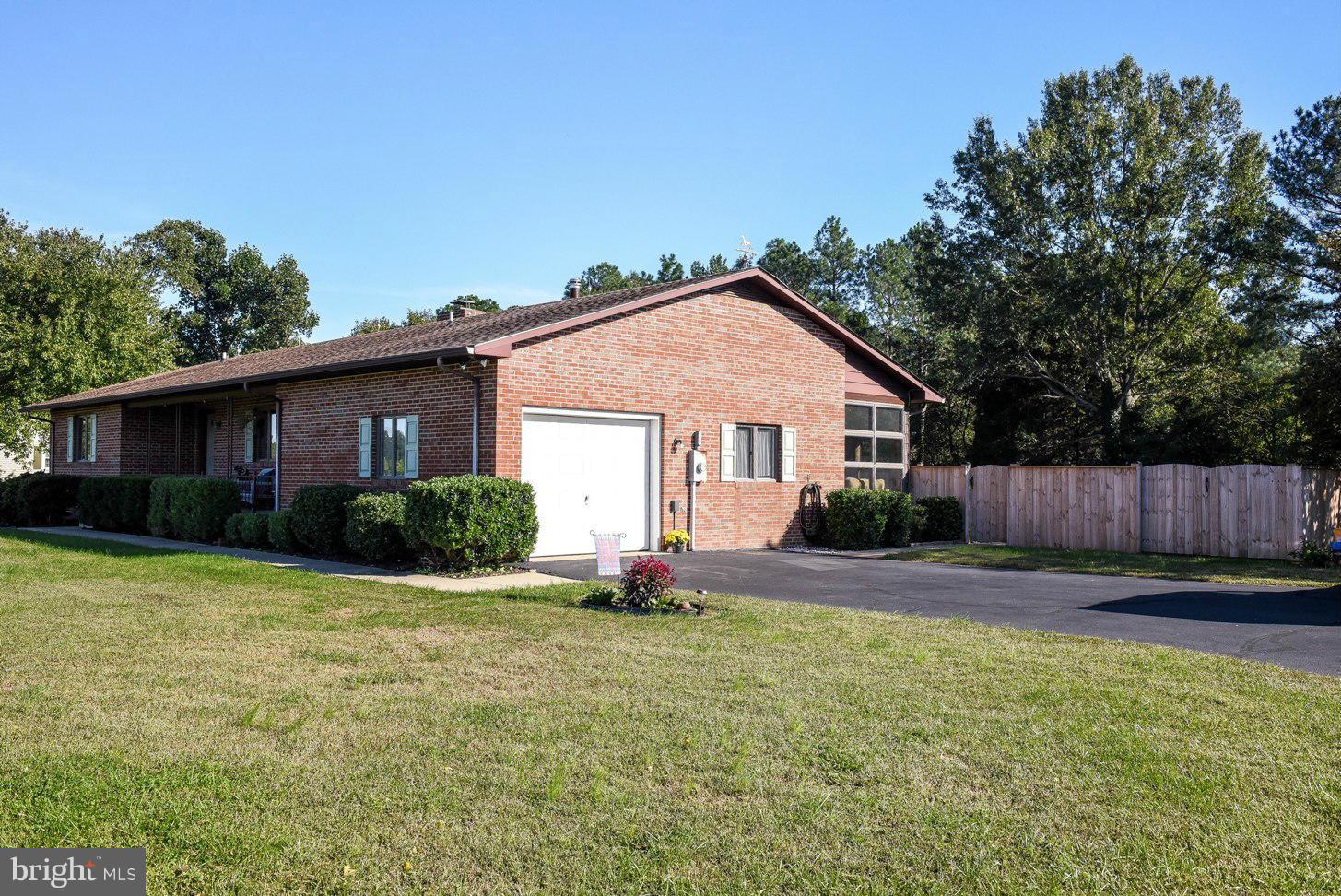 SCOTCH POINT - Residential Lease