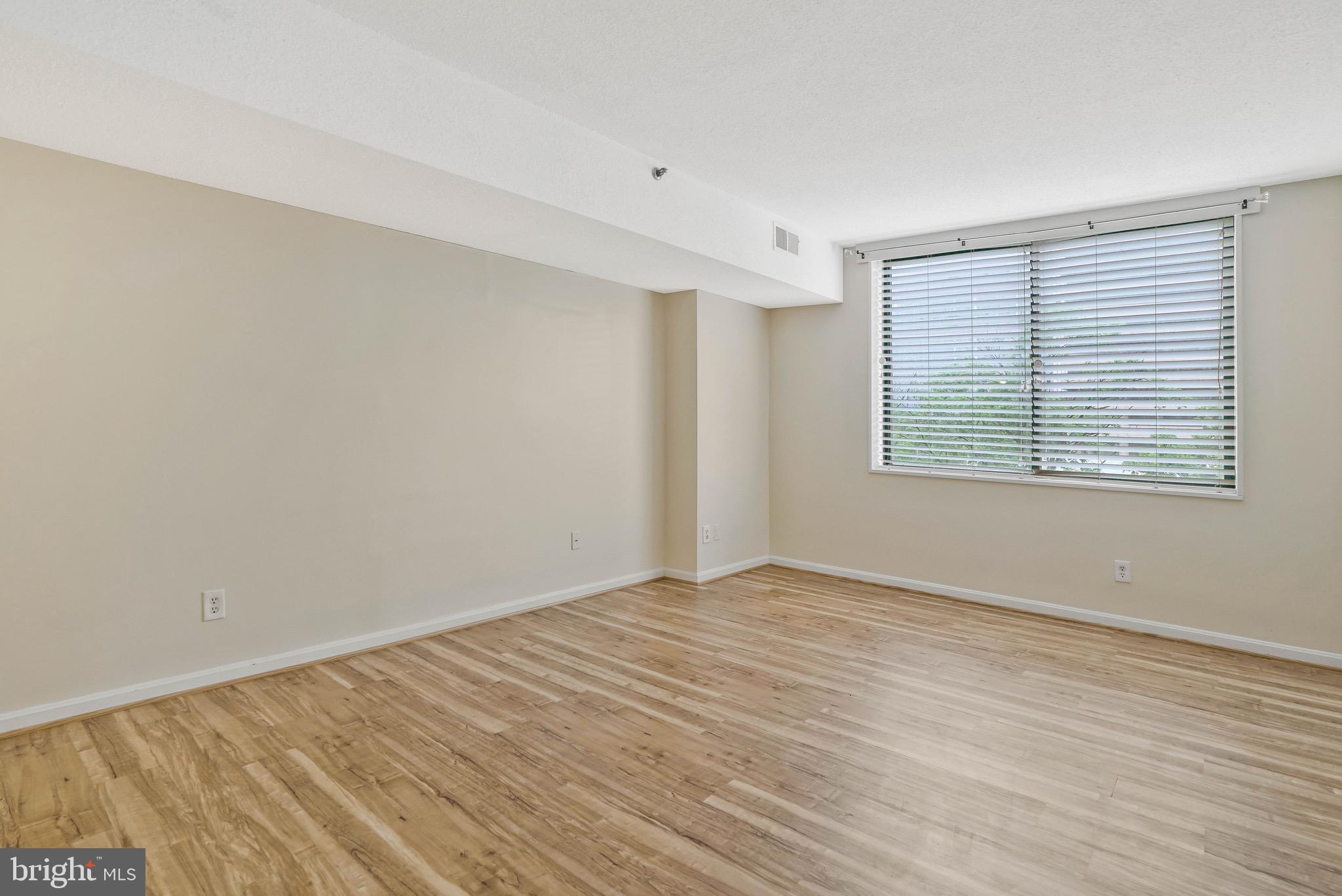 SKYLINE HOUSE - Residential