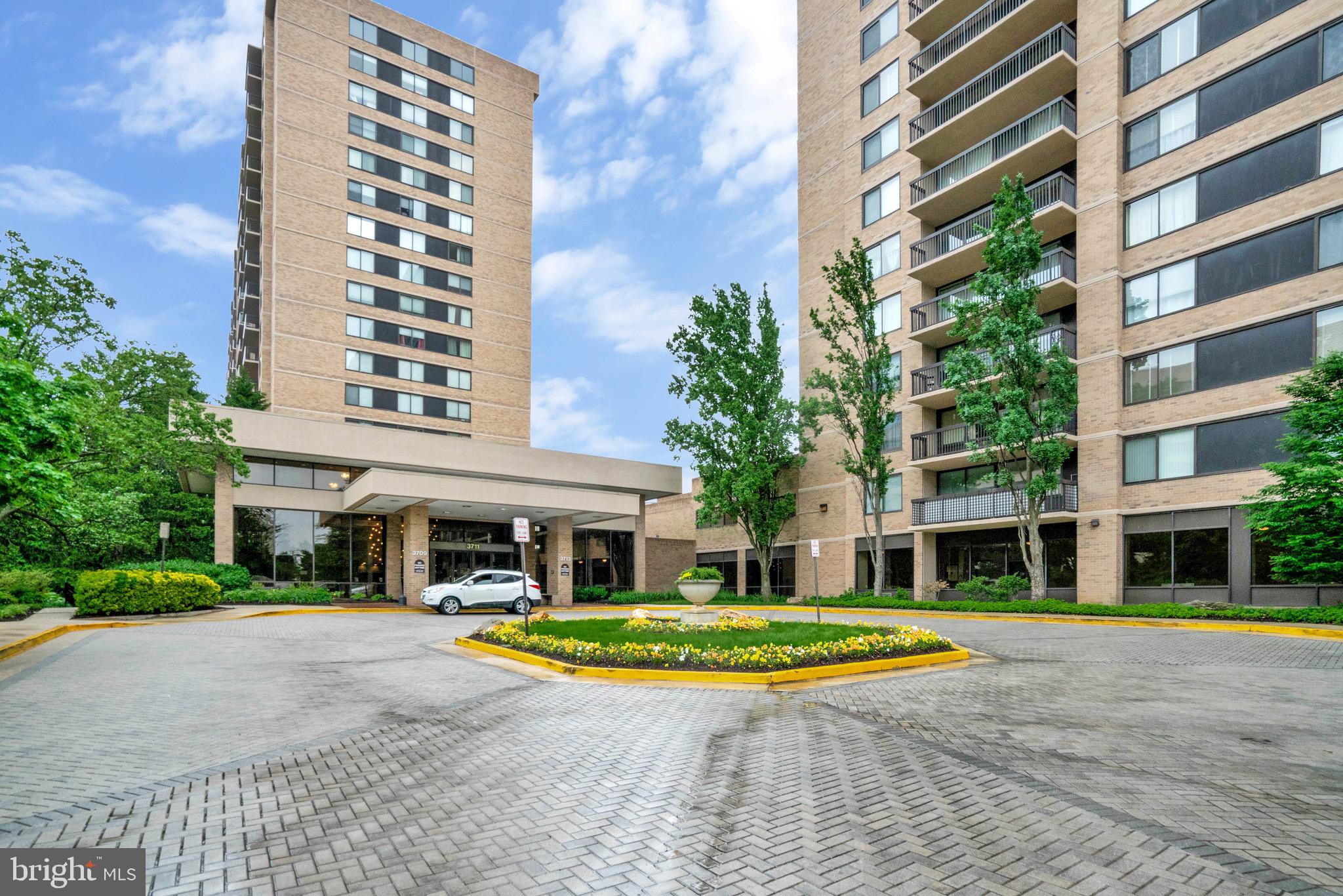 SKYLINE HOUSE - Residential