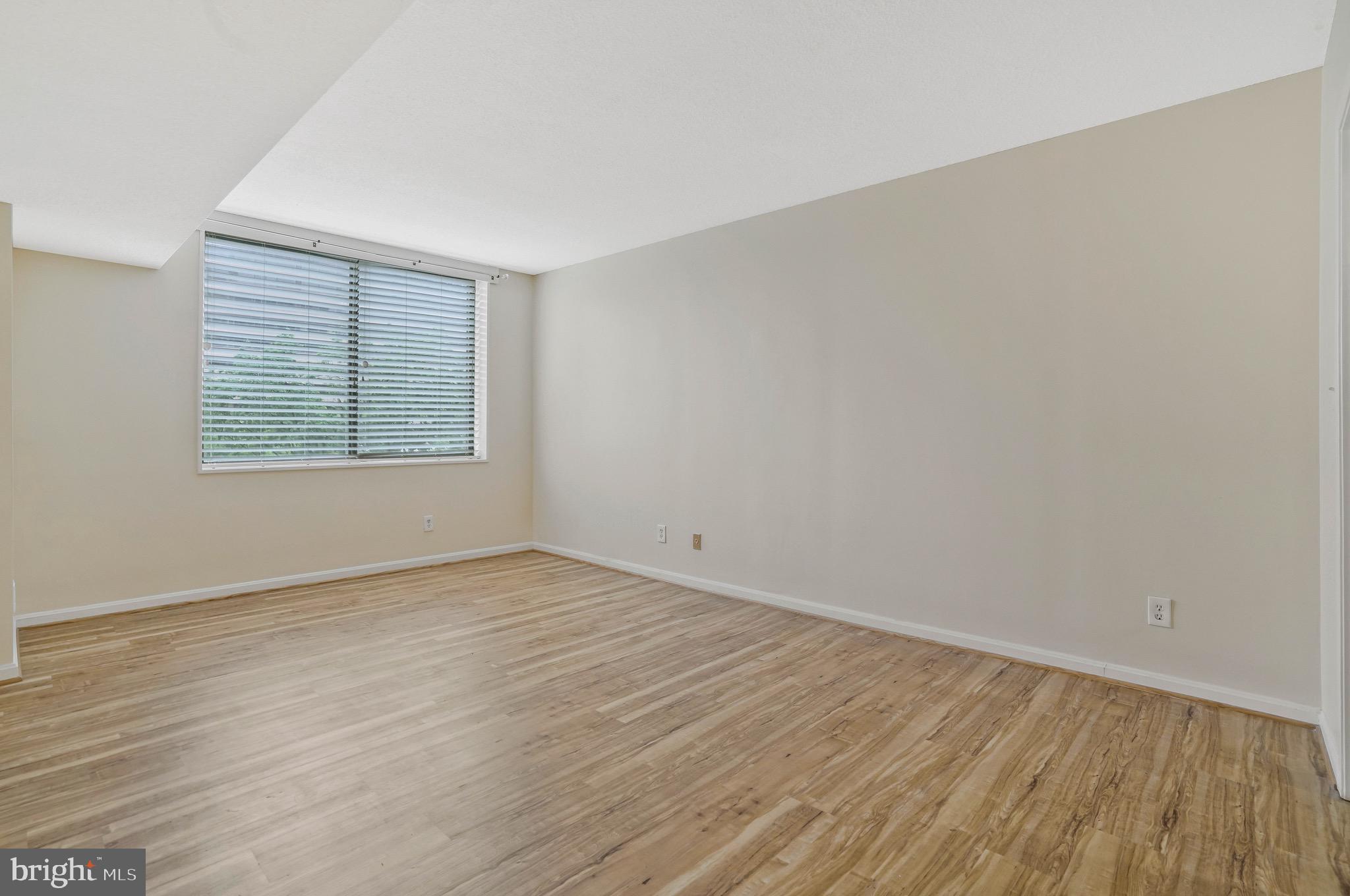 SKYLINE HOUSE - Residential