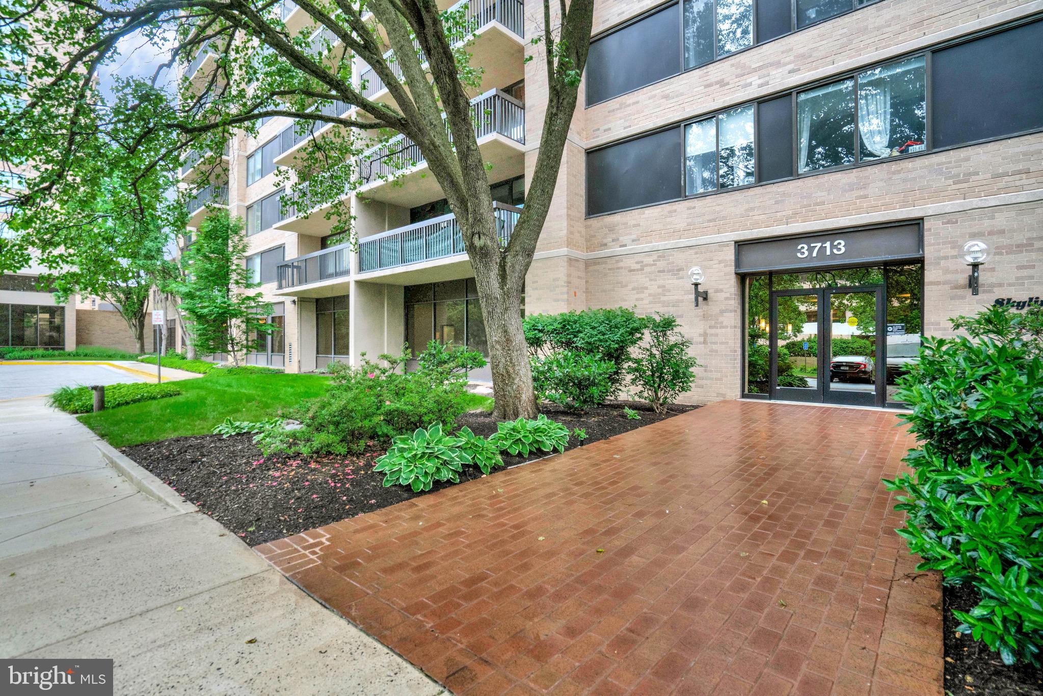 SKYLINE HOUSE - Residential