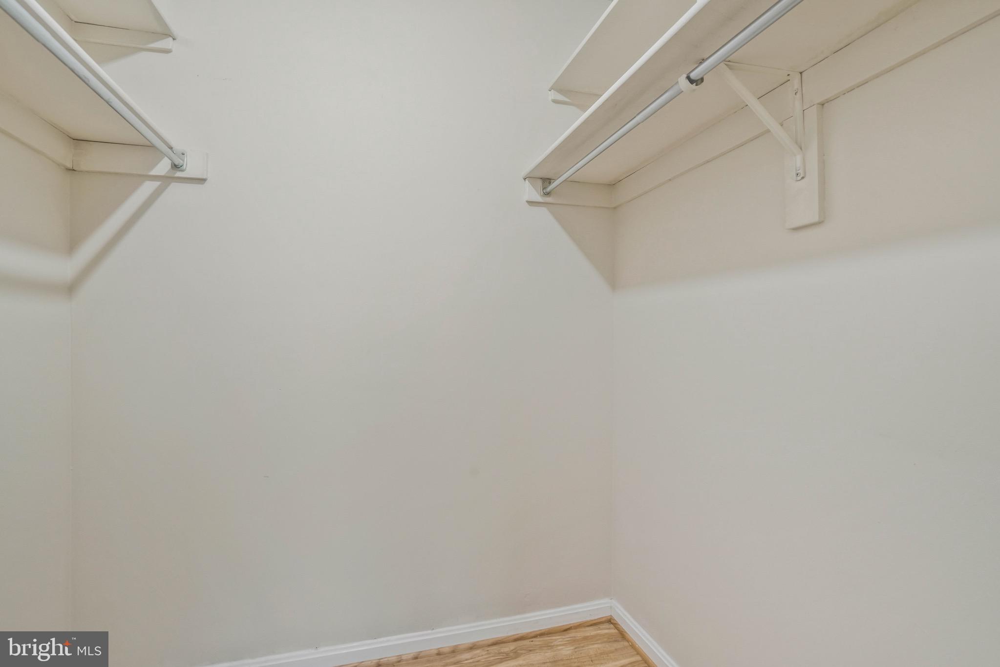 SKYLINE HOUSE - Residential