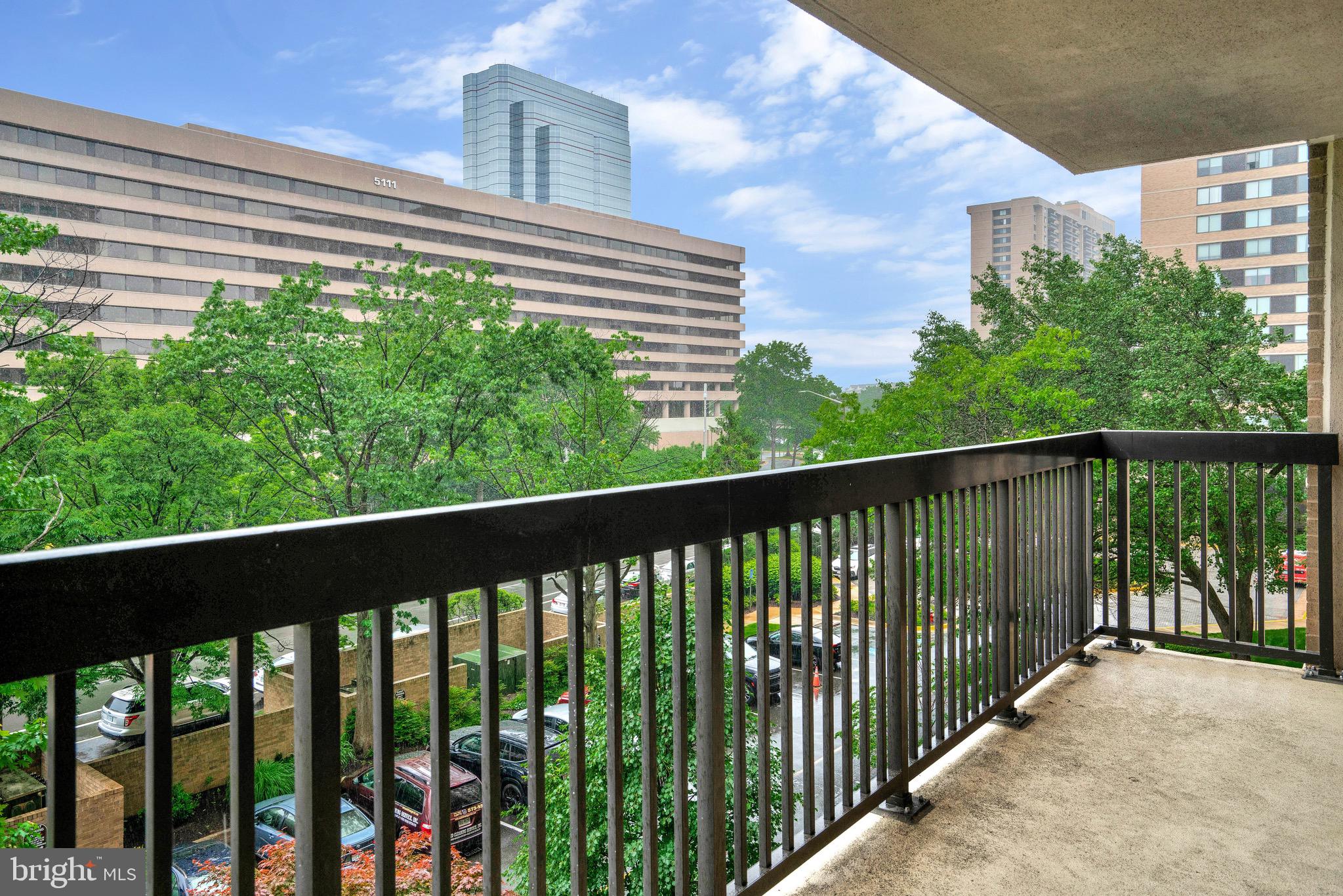 SKYLINE HOUSE - Residential