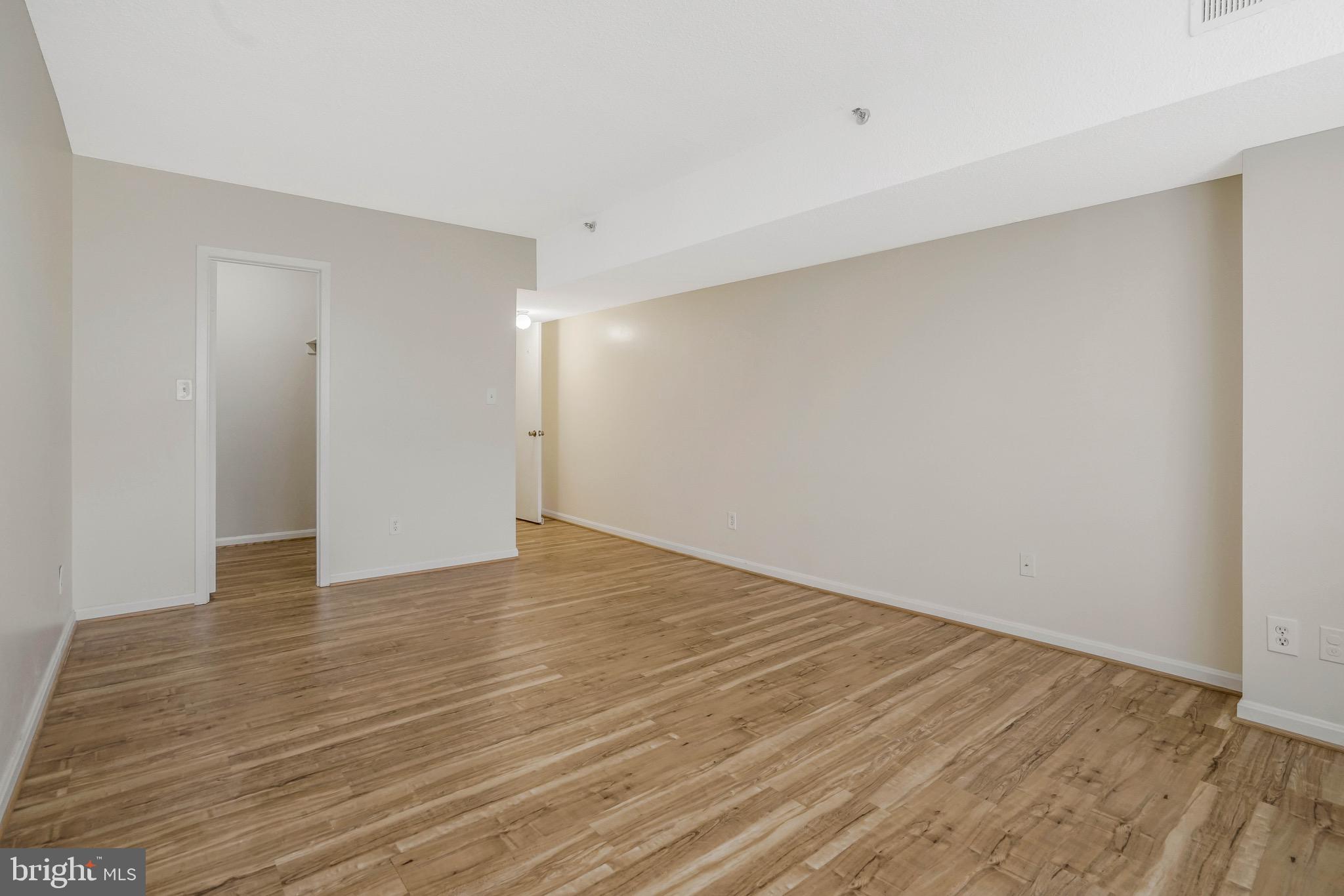 SKYLINE HOUSE - Residential