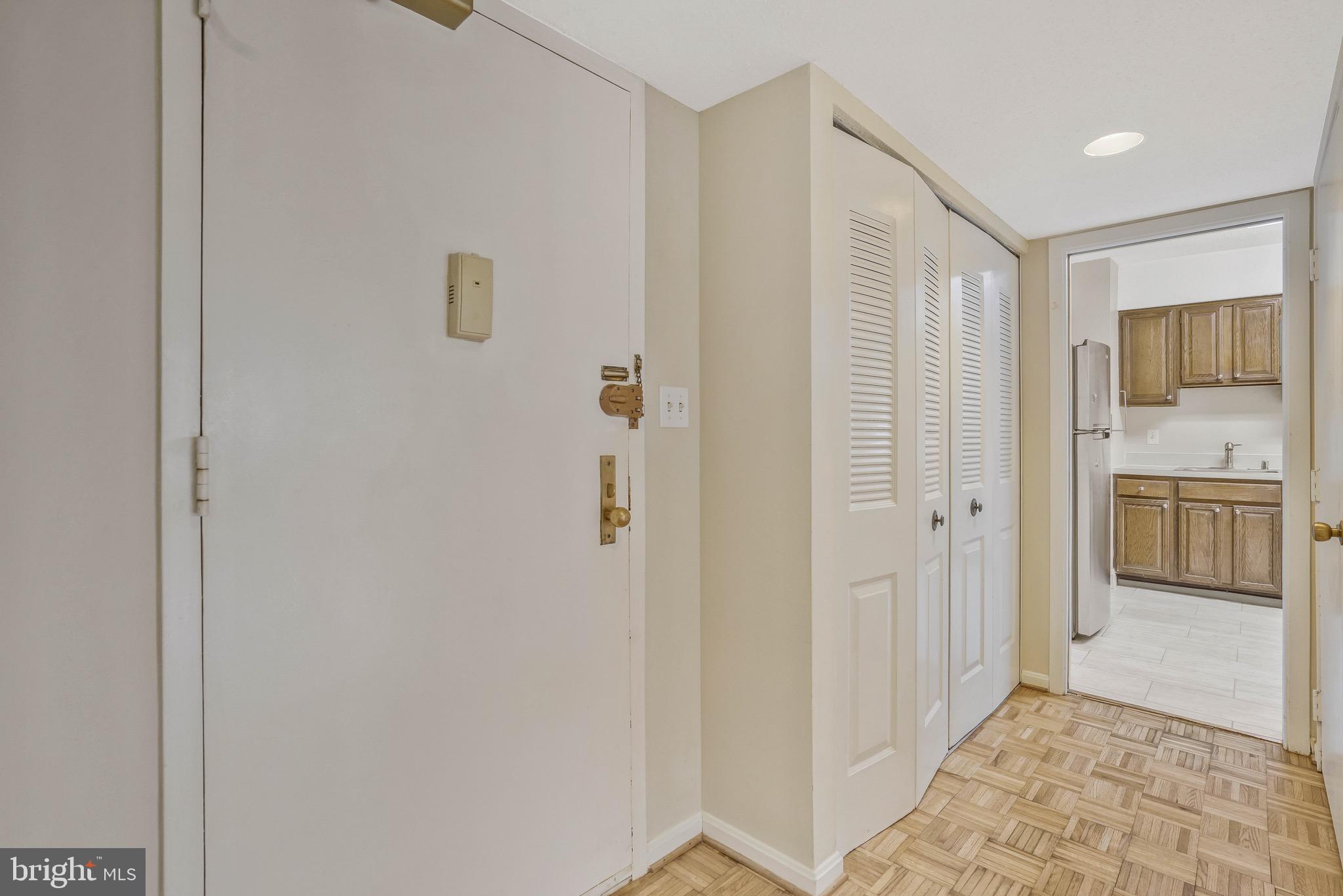 SKYLINE HOUSE - Residential