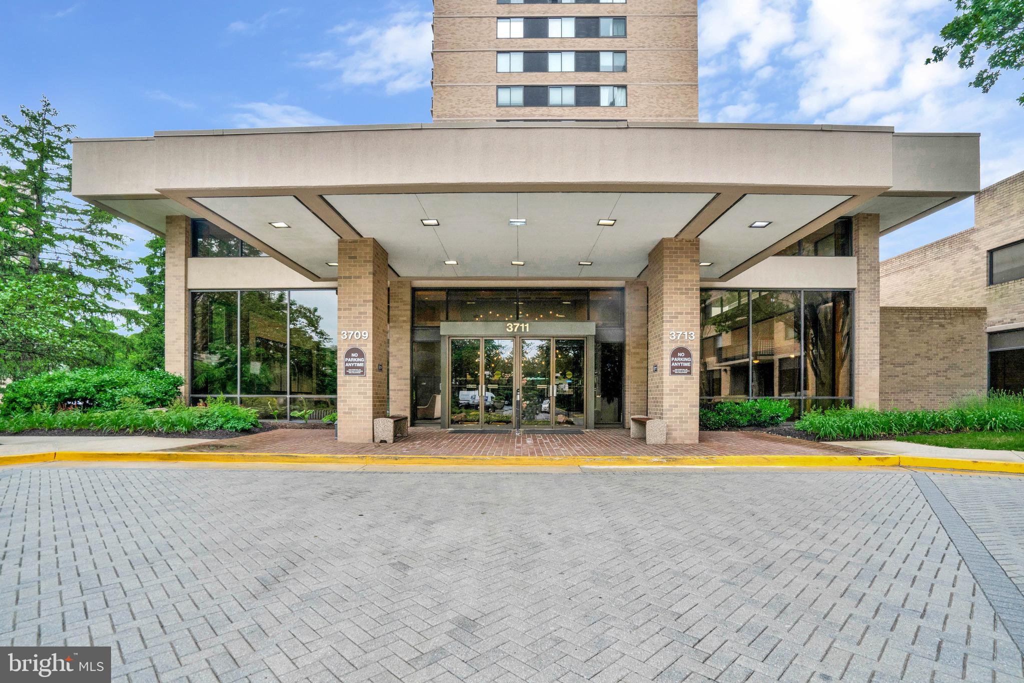 SKYLINE HOUSE - Residential