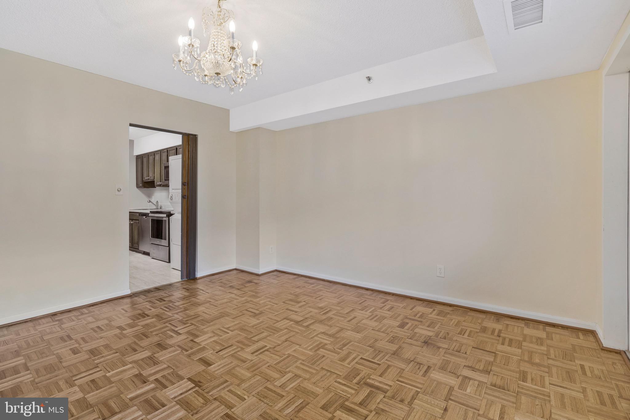 SKYLINE HOUSE - Residential