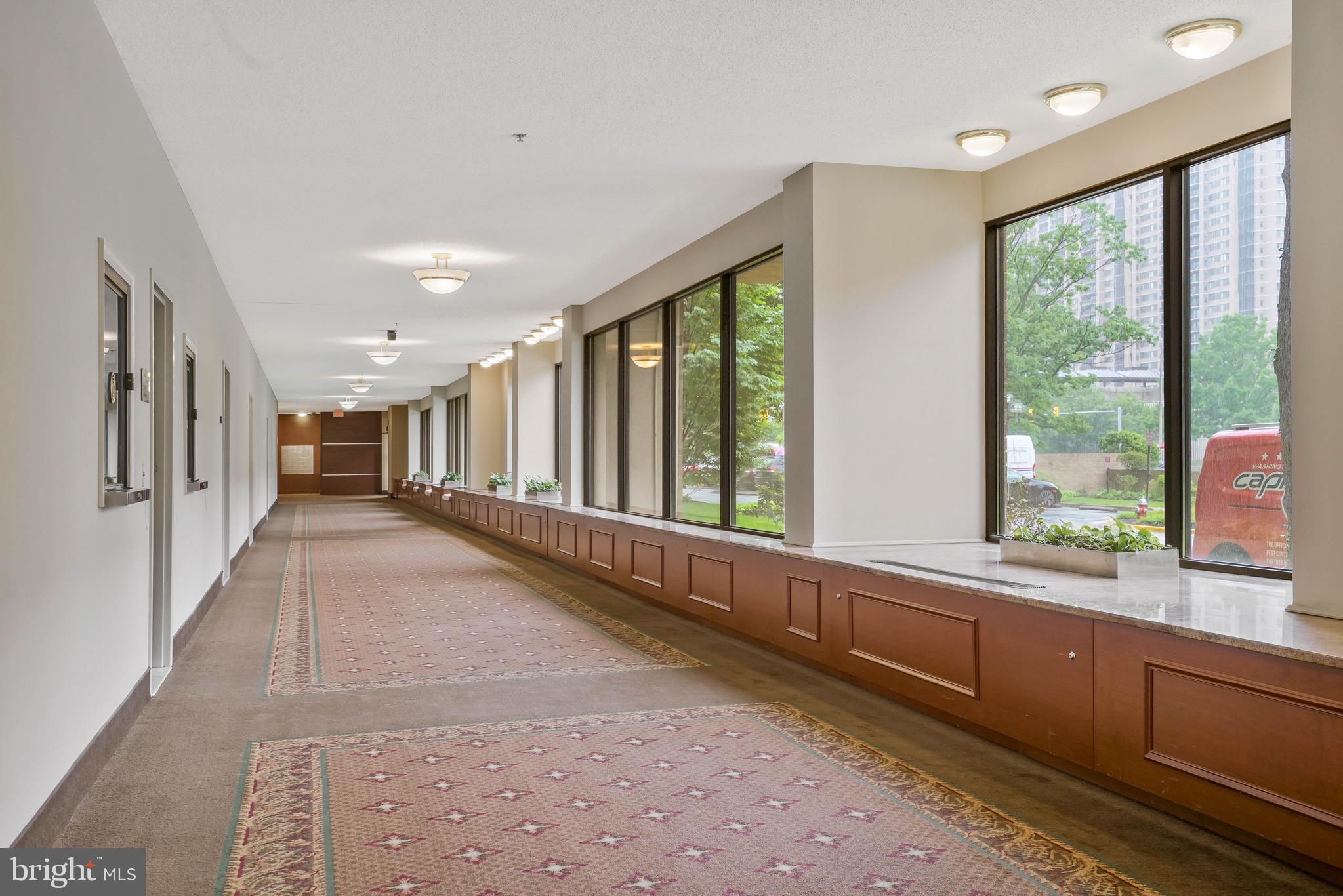 SKYLINE HOUSE - Residential