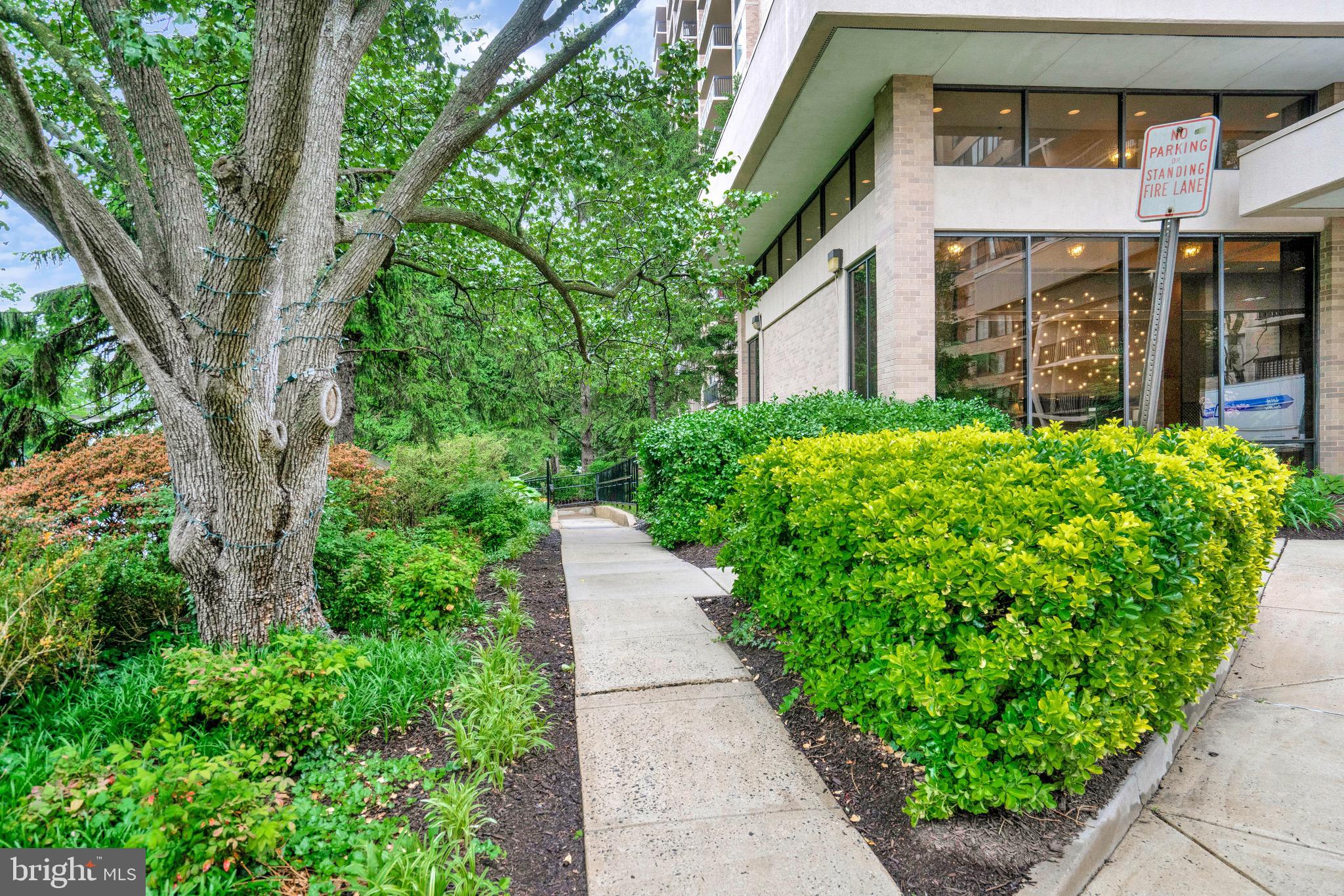 SKYLINE HOUSE - Residential