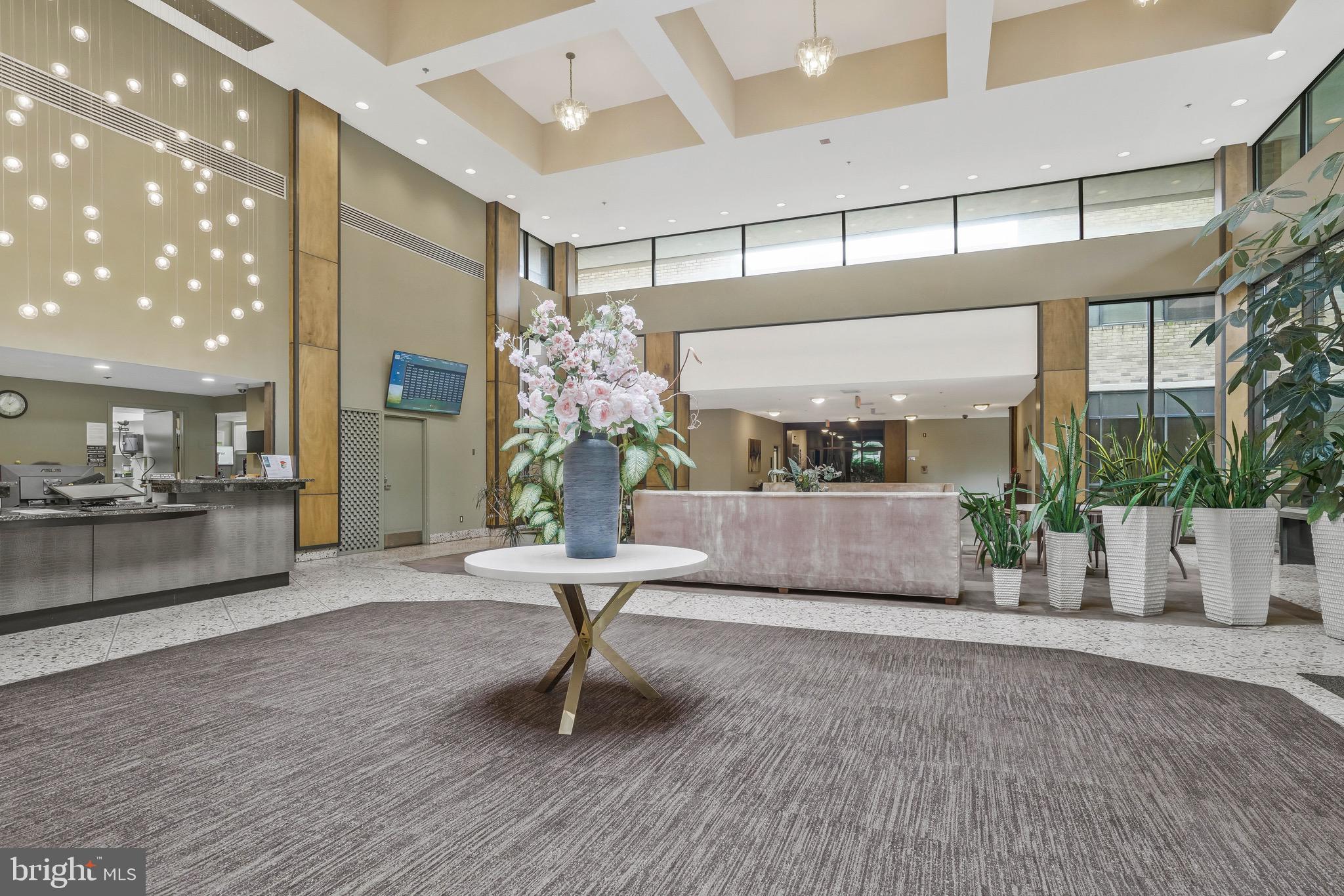 SKYLINE HOUSE - Residential