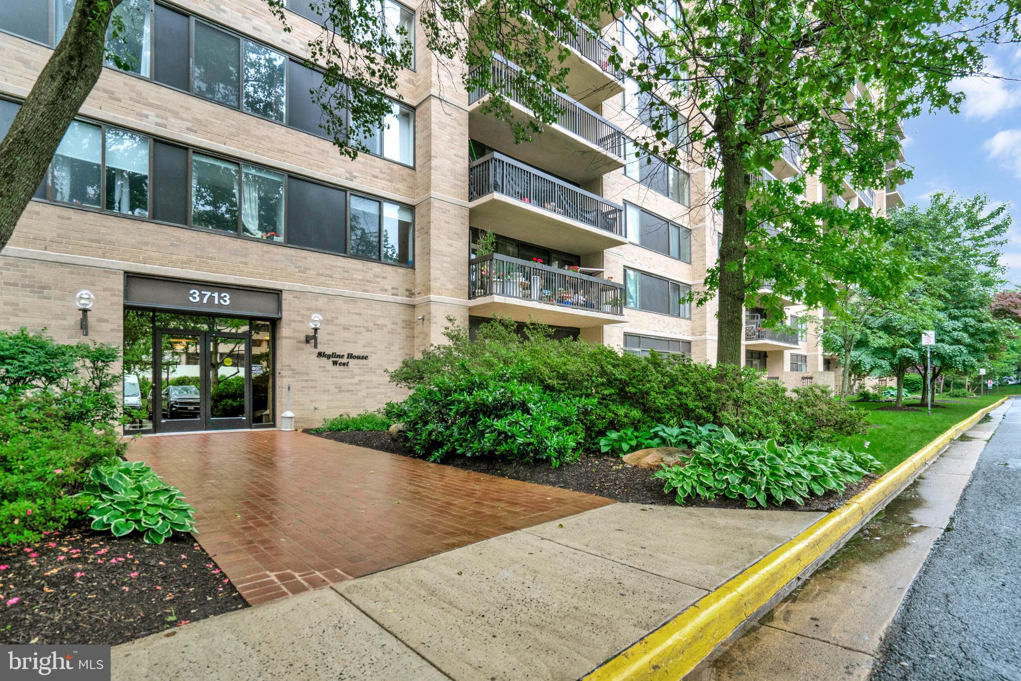 SKYLINE HOUSE - Residential