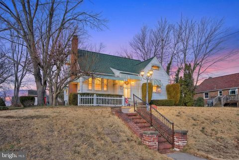 821 N HANOVER STREET POTTSTOWN PA 19464